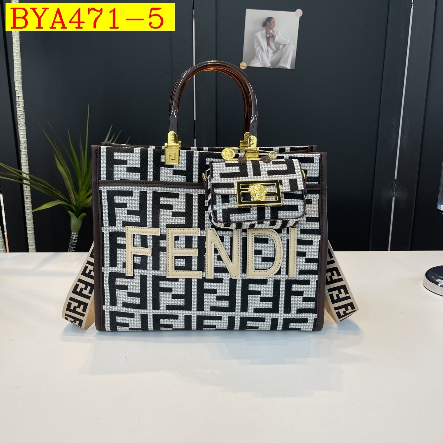 38$ Fendi handbag size 33x27x14cm 016474 BYA471 gallery