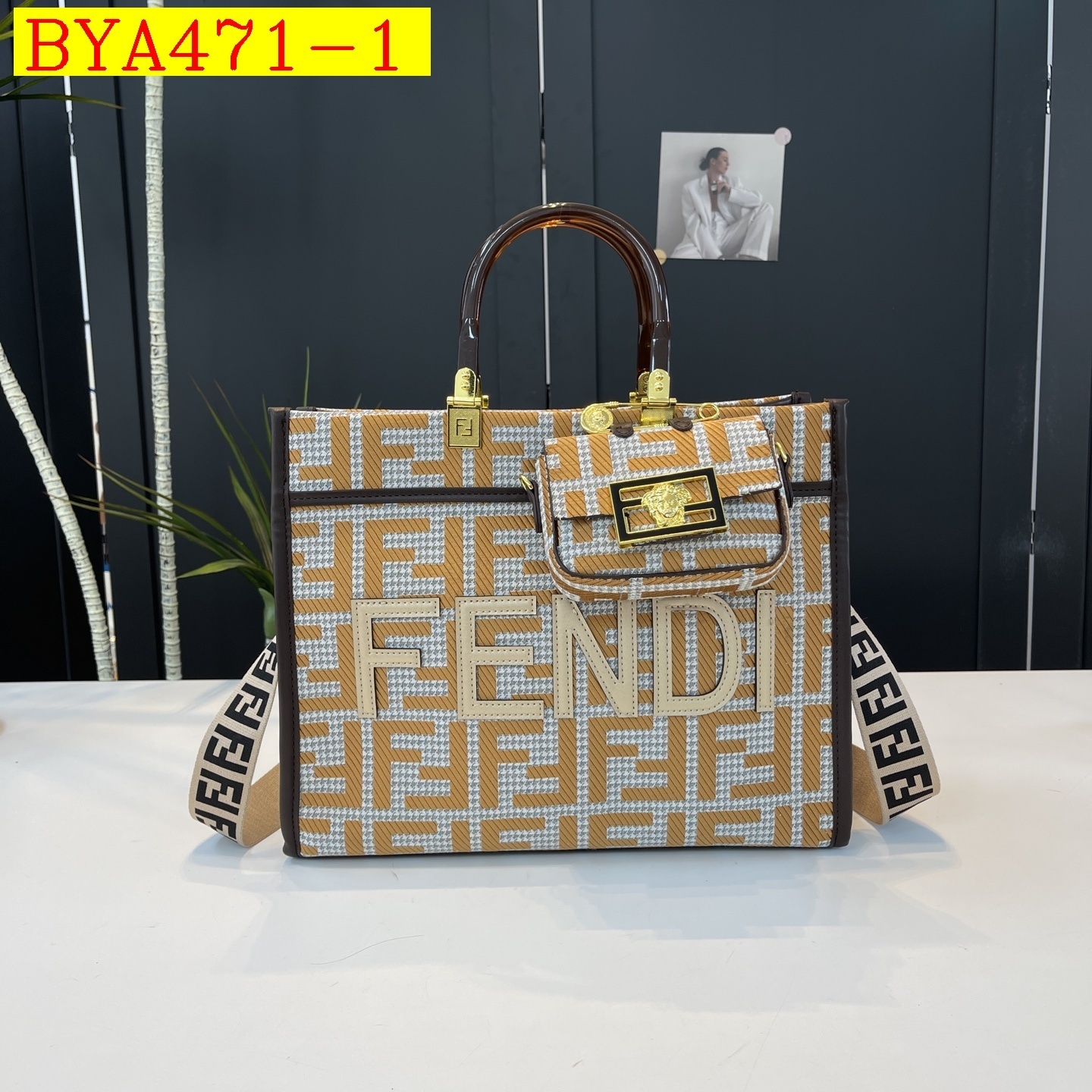 38$ Fendi handbag size 33x27x14cm 016474 BYA471 gallery