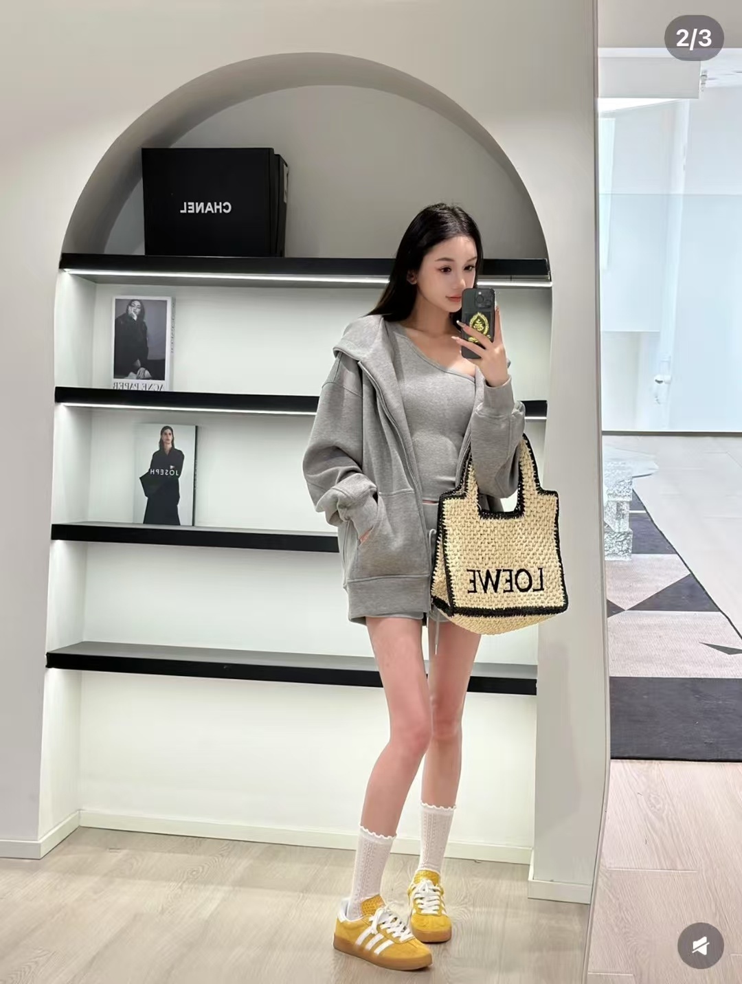 38$ LOEWE 027 Tote bag size 24X19 CM 210860 BR2162 gallery