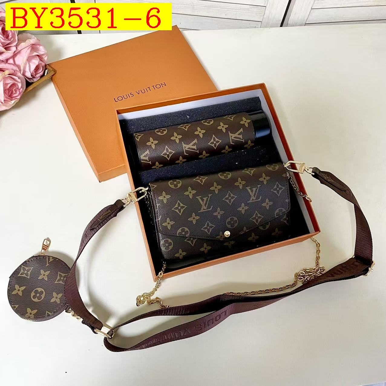38$ LV Shoulder bag 017582 BY3531 gallery