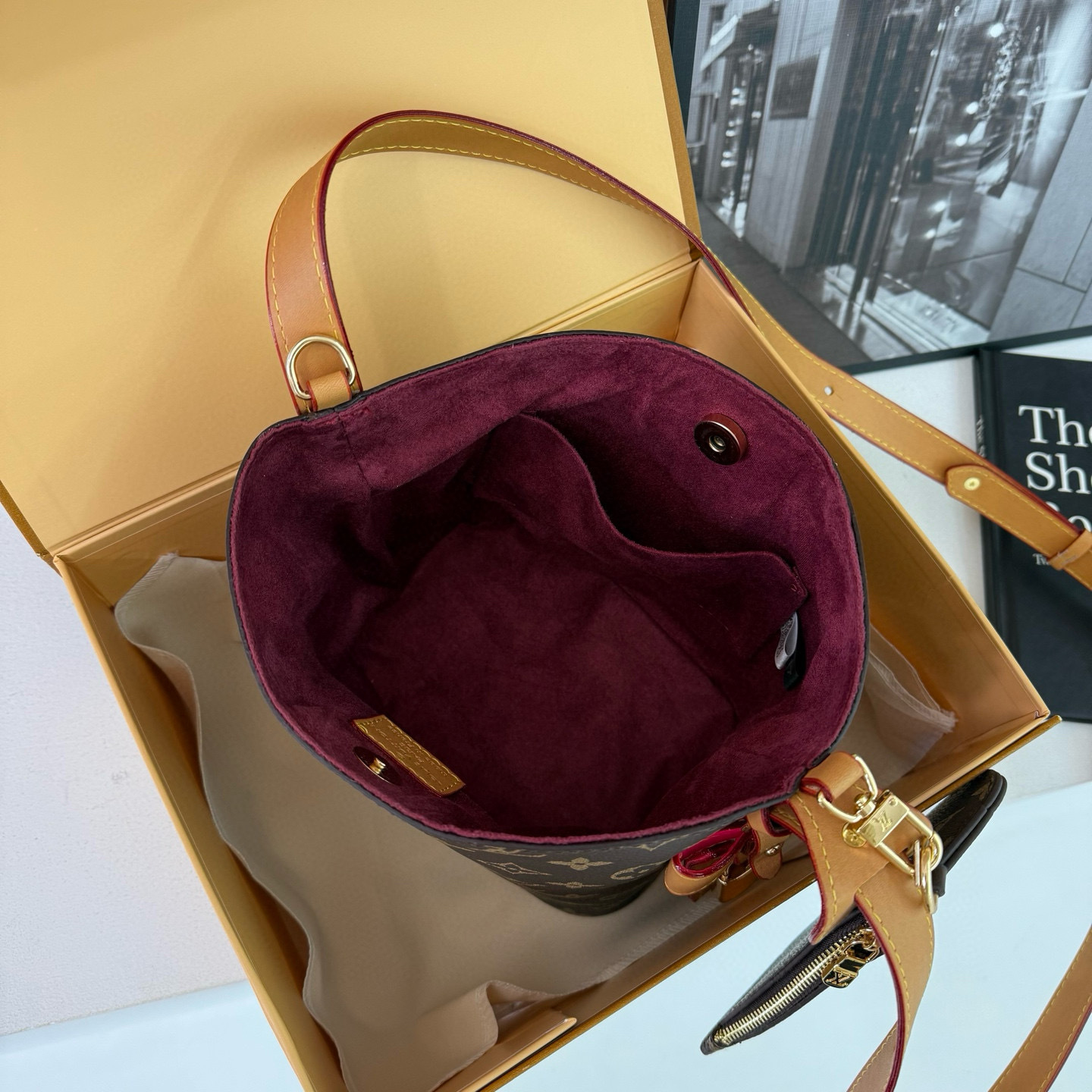 38$ dh LV Cs003 Shoulder bag size 24X18X13 cm 51672023687 DX648 gallery