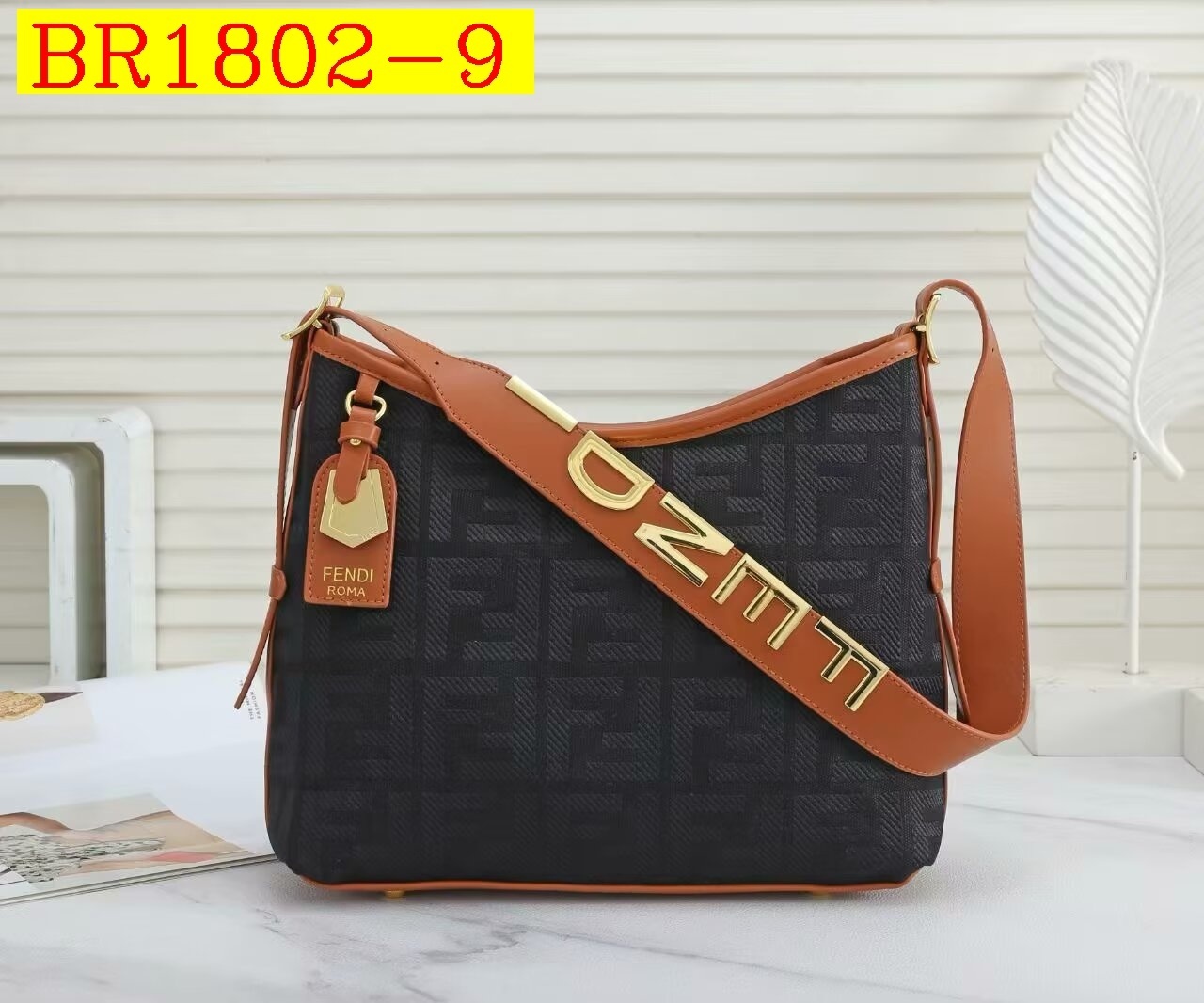 39$ FENDI 5632 Shoulder bag 215746 BR1802 gallery