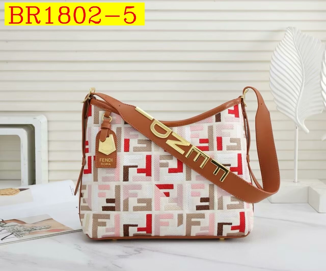 39$ FENDI 5632 Shoulder bag 215746 BR1802 gallery