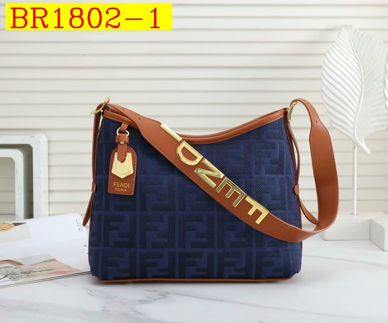 39$ FENDI 5632 Shoulder bag 215746 BR1802 gallery
