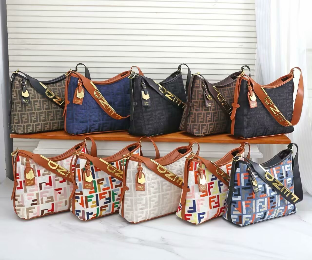 39$ FENDI 5632 Shoulder bag 215746 BR1802 gallery