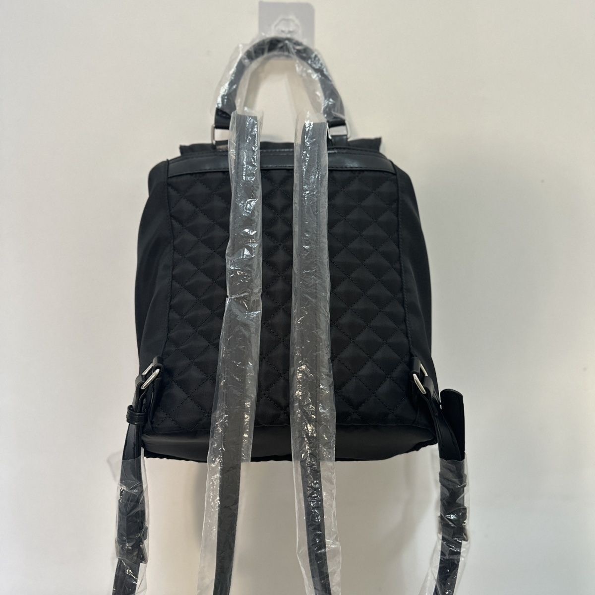 39$ Guess backpack Size 32X26X12cm 019598 ZZ353 gallery