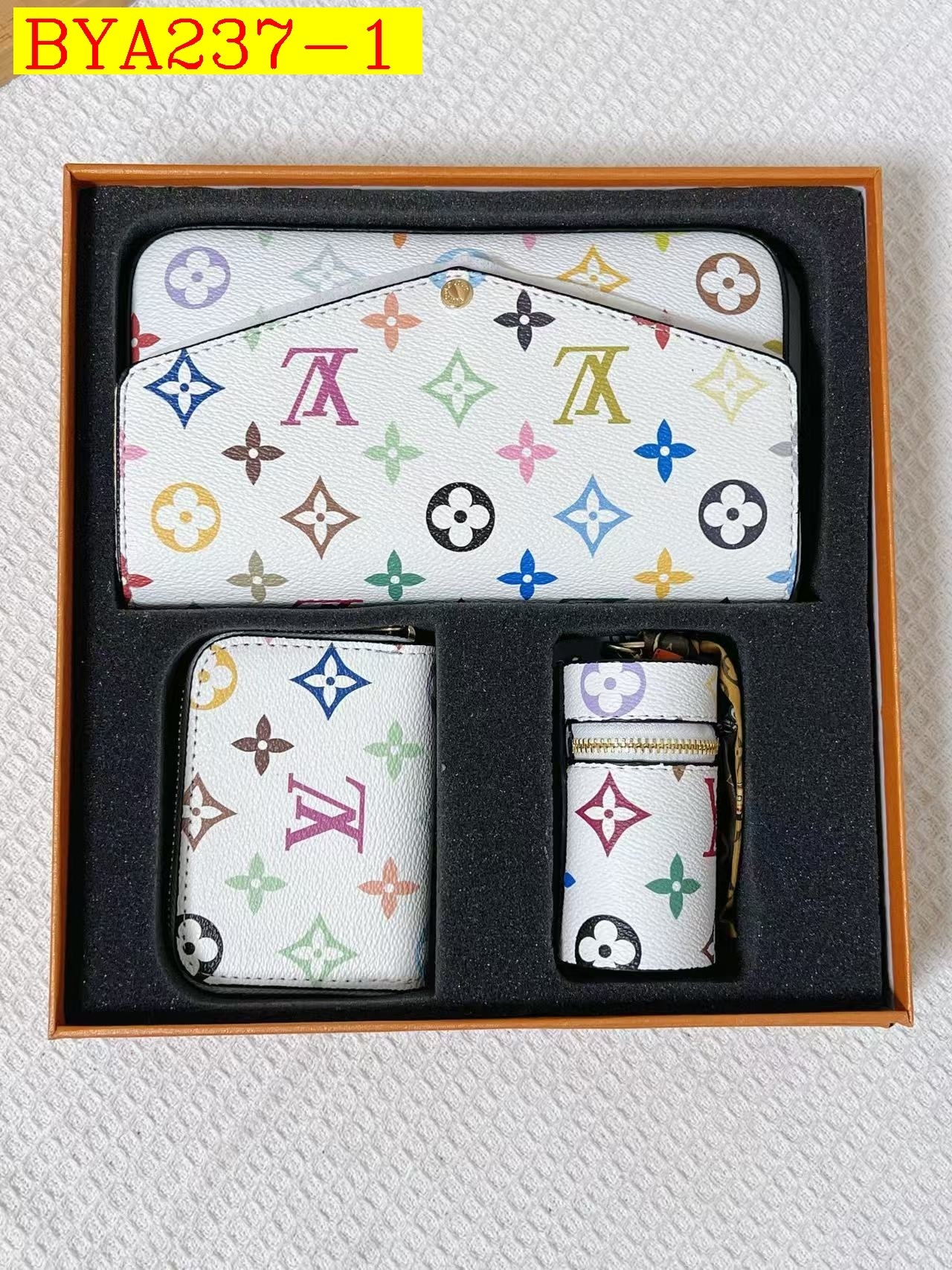 39$ LV Shoulder bag size 21x3x13cm 512580 BYA237 gallery