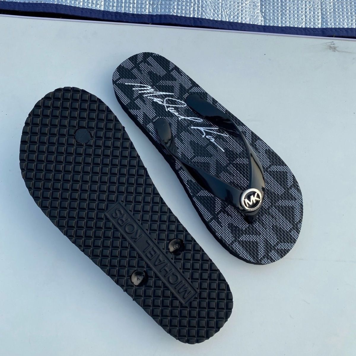 39$ MK Slippers Size 35-40 017700 ZZ771 gallery