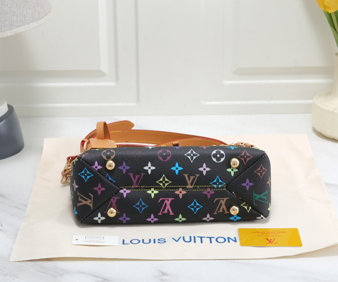 39$ dh LV 24255 Shoulder bag size 29x13x18 cm 51482023794 BR1700 gallery