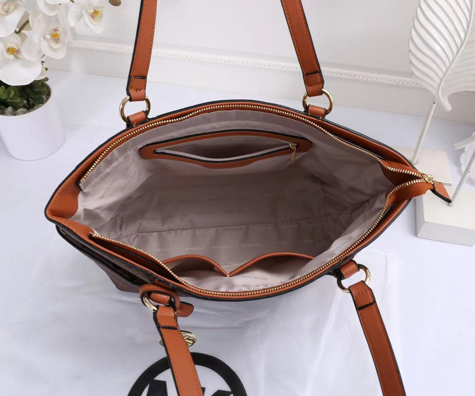 39$ dh MK 55007 Tote bag size 33x14x26 cm 31564023795 BR1290 gallery
