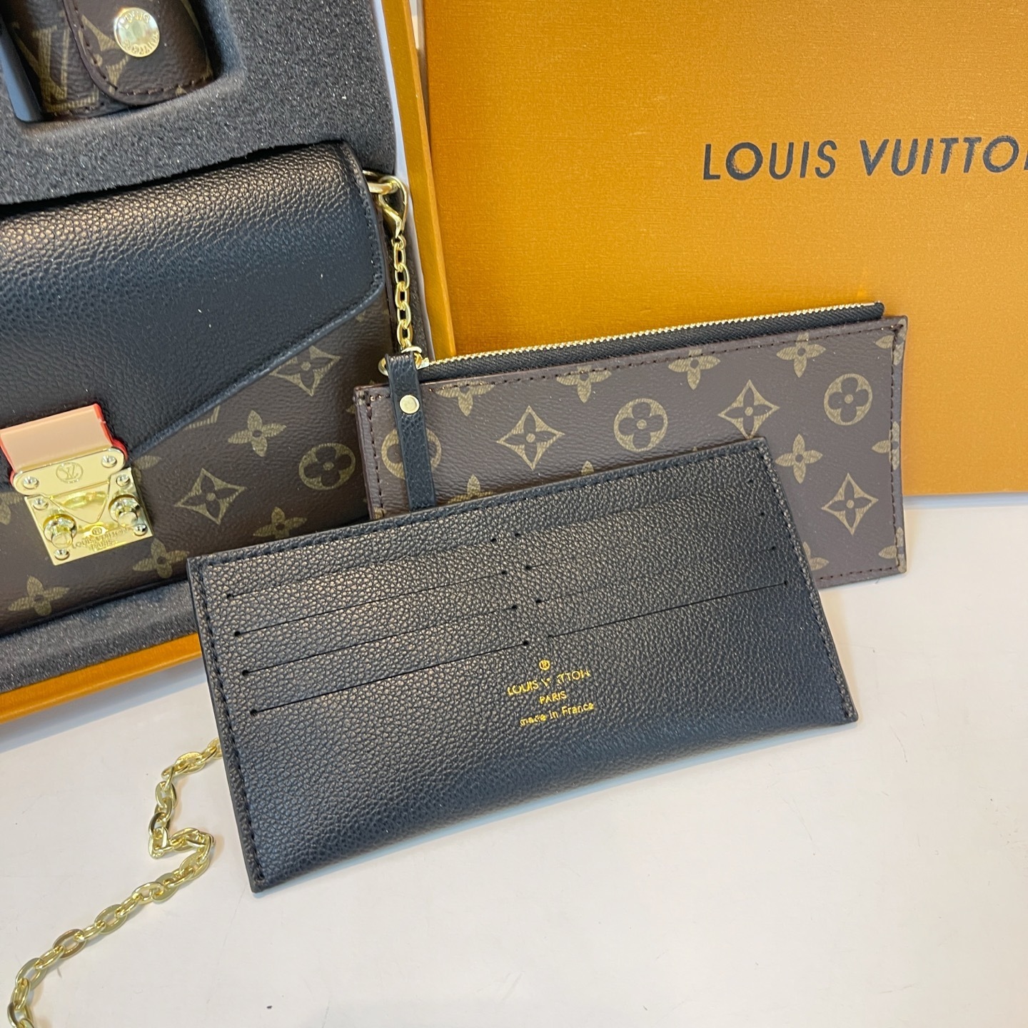 40$ LV Shoulder bag size 21x13x3cm 112610 BYA959 gallery