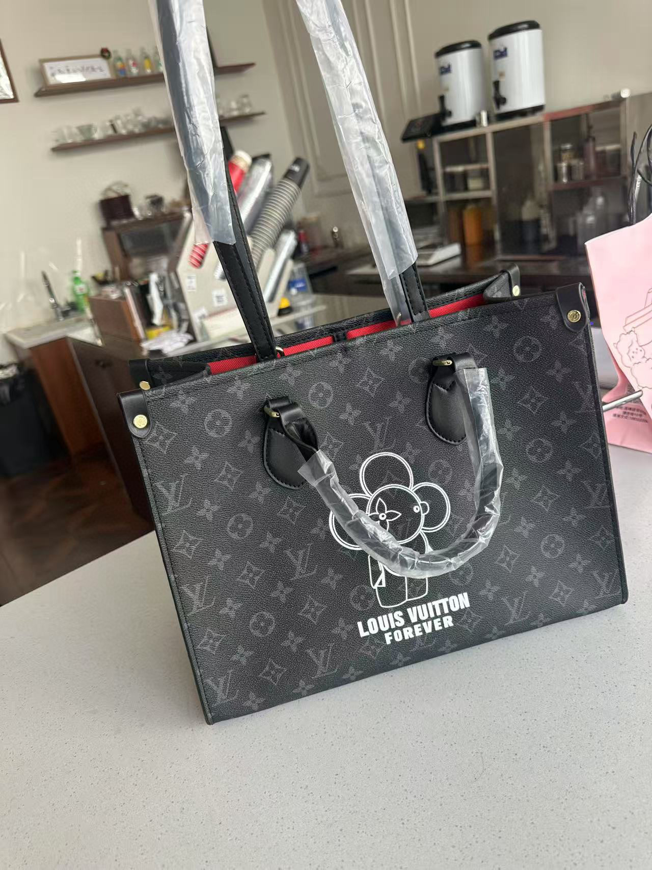 40$ Lv pu Tote bag size 35X27X15 CM 013770 DX710 gallery