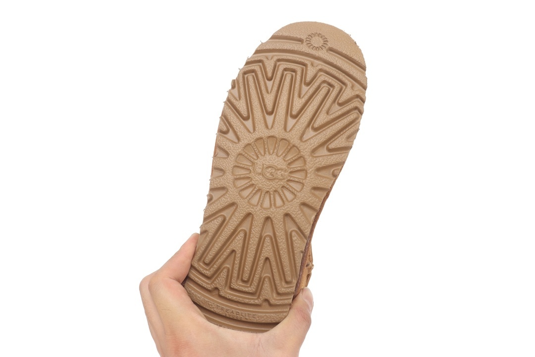 40$ UGG size 34-43 418520 MG260 gallery