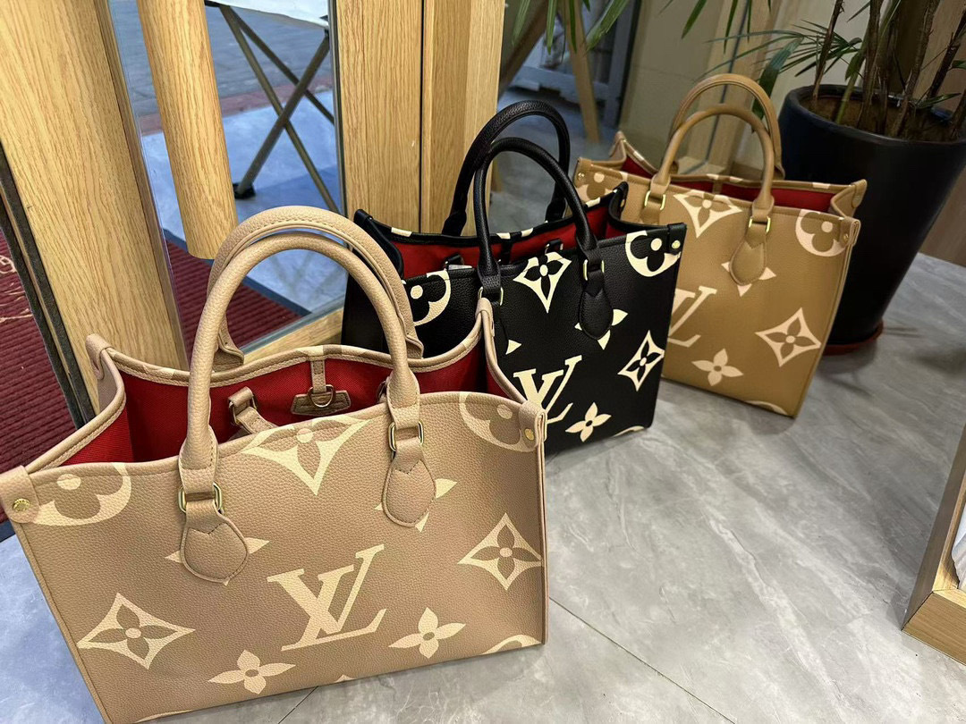 40$ dh LV 7017 Shoulder bag size 35X27X15 cm 31564024707 DX524 gallery
