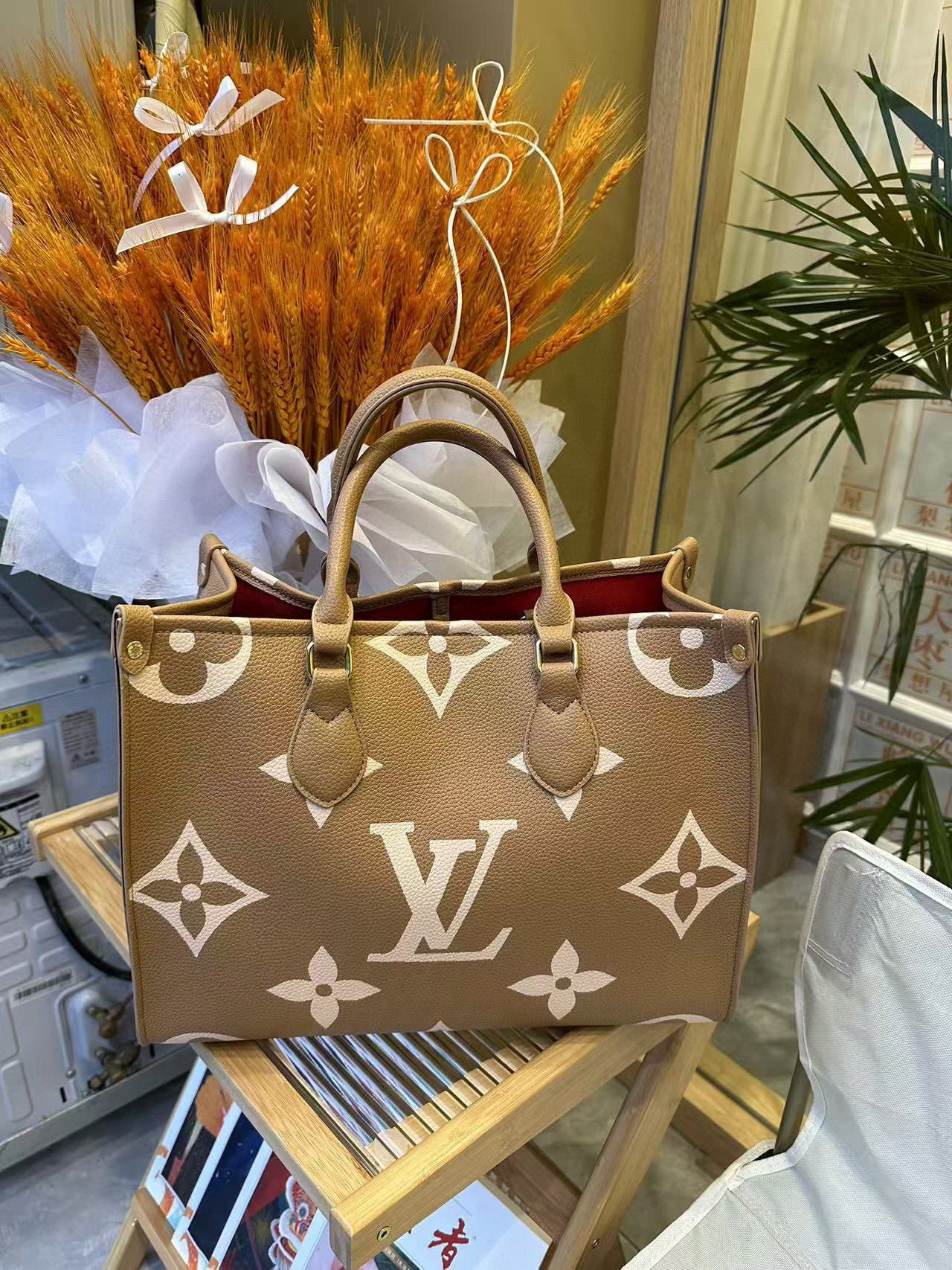 40$ dh LV 7017 Shoulder bag size 35X27X15 cm 31564024707 DX524 gallery