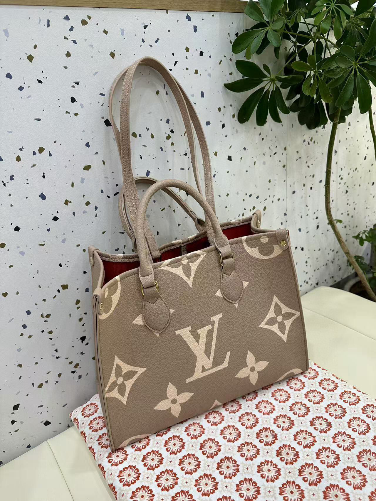 40$ dh LV 7017 Shoulder bag size 35X27X15 cm 31564024707 DX524 gallery
