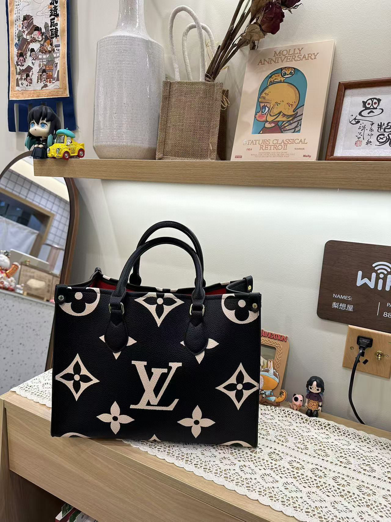 40$ dh LV 7017 Shoulder bag size 35X27X15 cm 31564024707 DX524 gallery