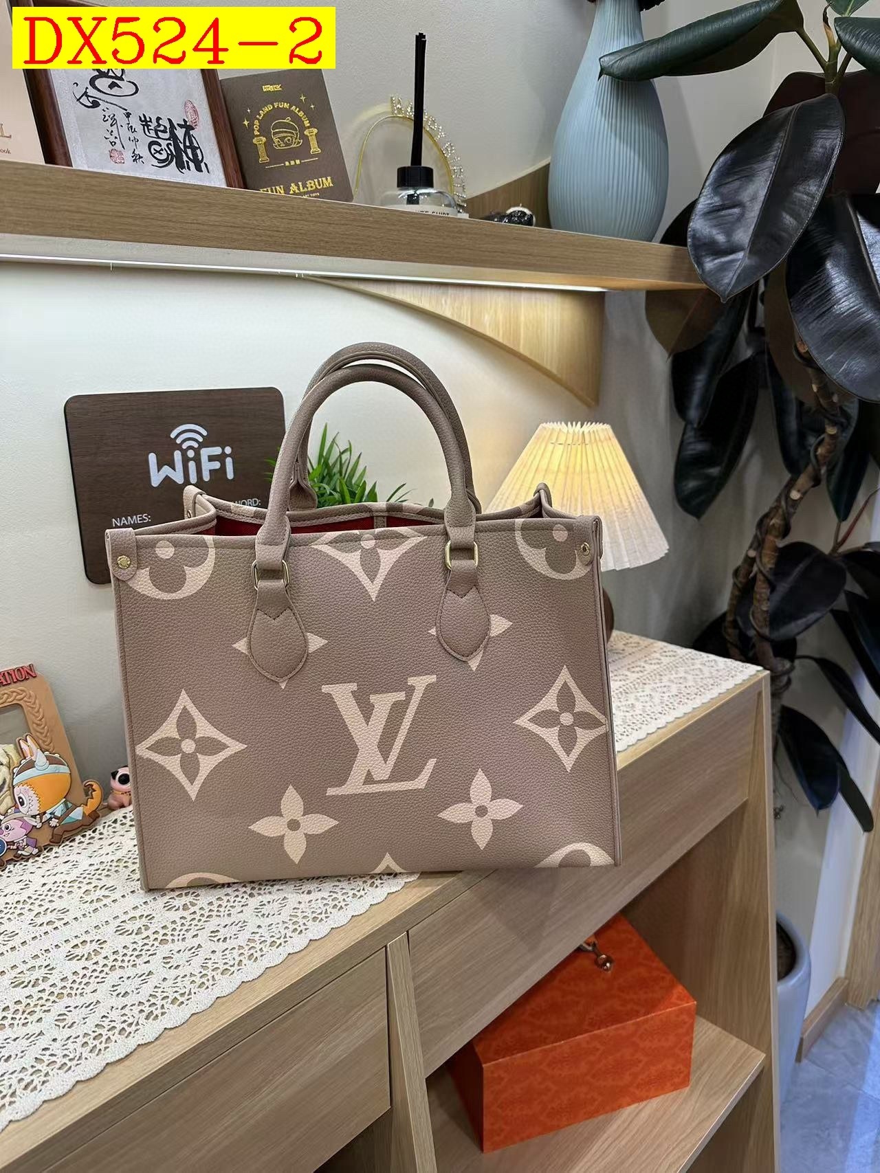 40$ dh LV 7017 Shoulder bag size 35X27X15 cm 31564024707 DX524 gallery