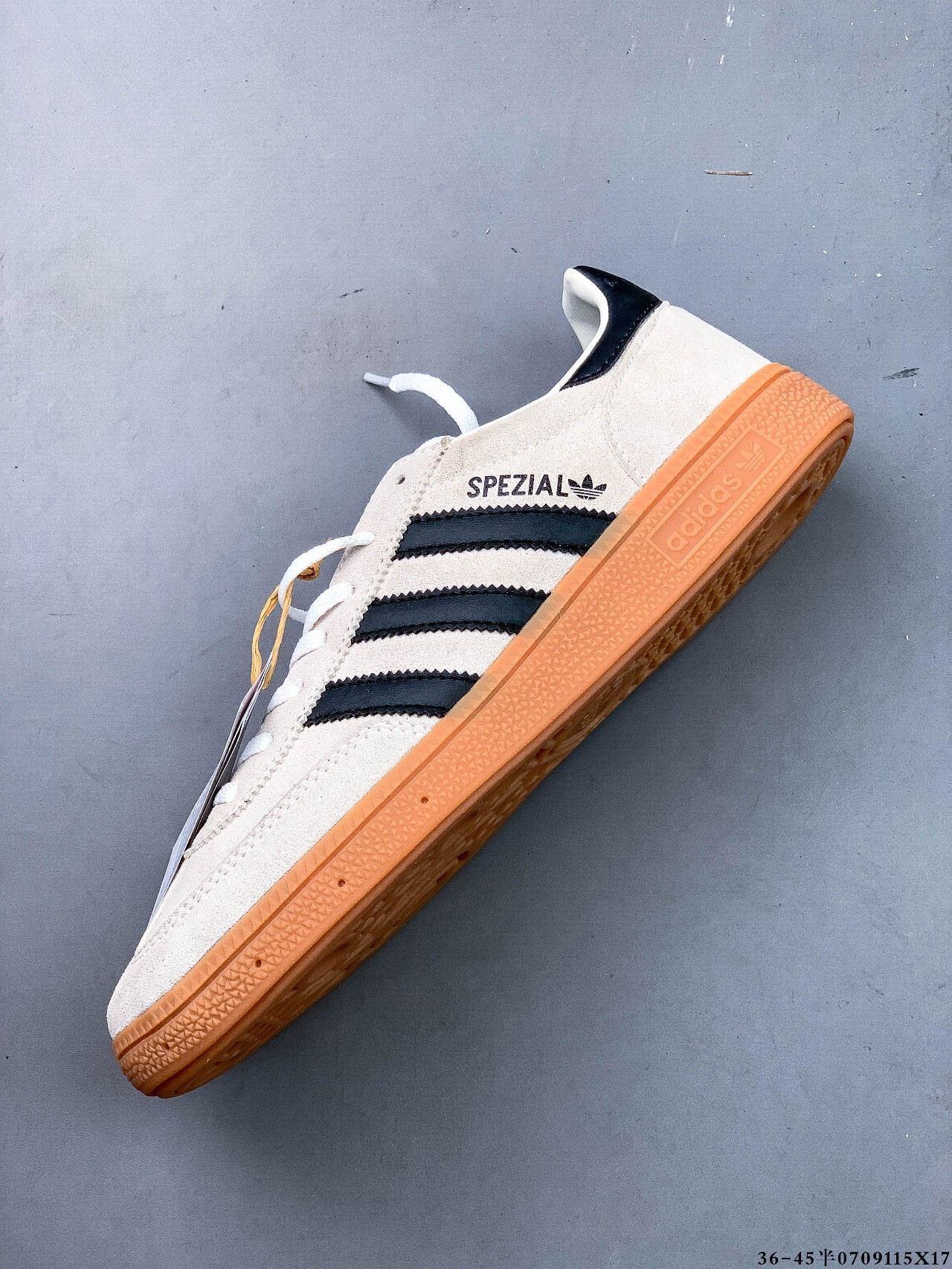 41$ Adidas HANDBALL SPEZIAL size 36-45 half 613730 QT412 gallery