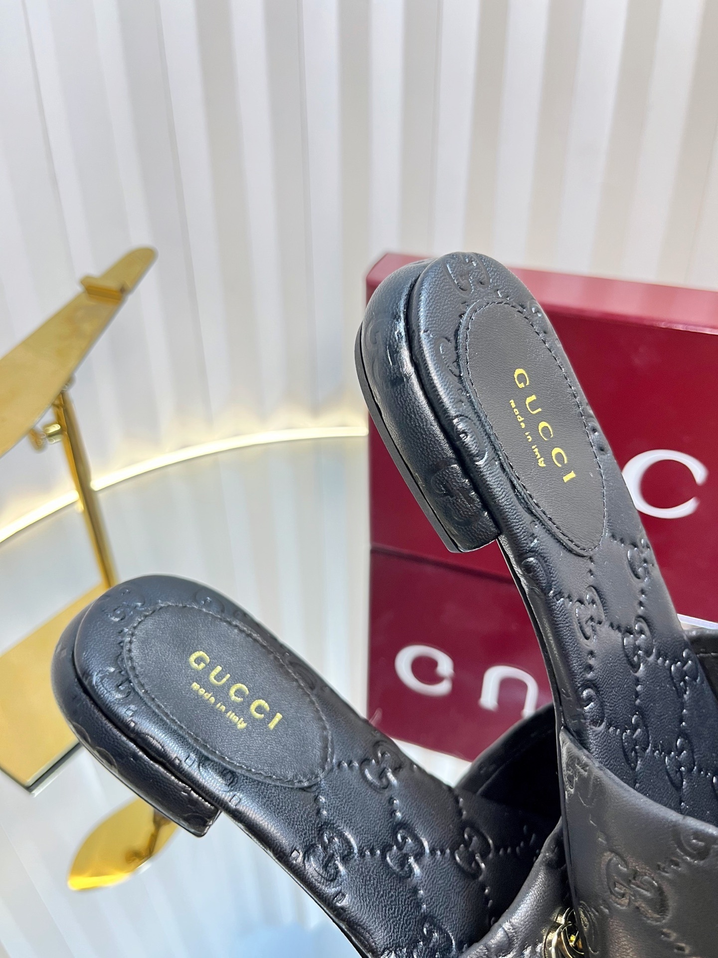 41$ GUCCI size 36-41 715930 MR417 gallery