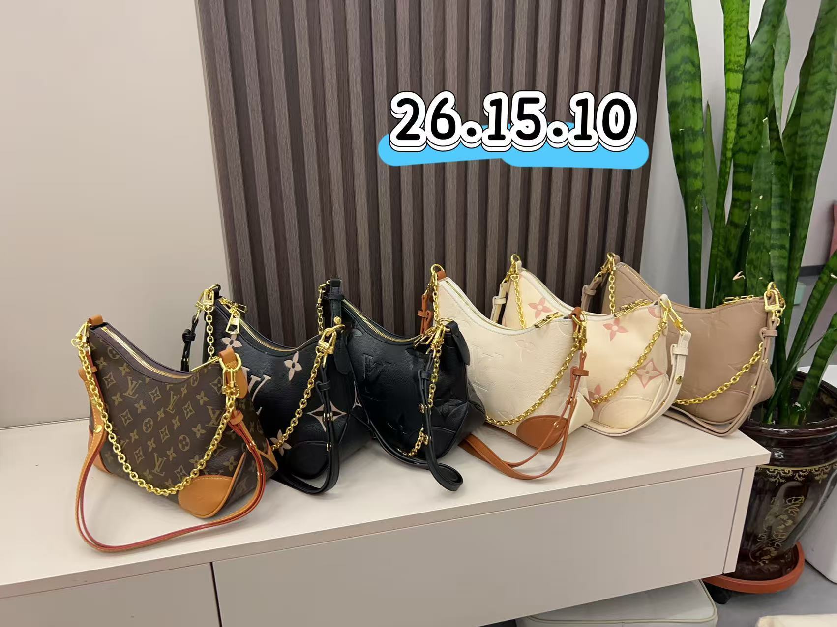 41$ LV Shoulder bag size 26x15x10 310730 BYA575 gallery