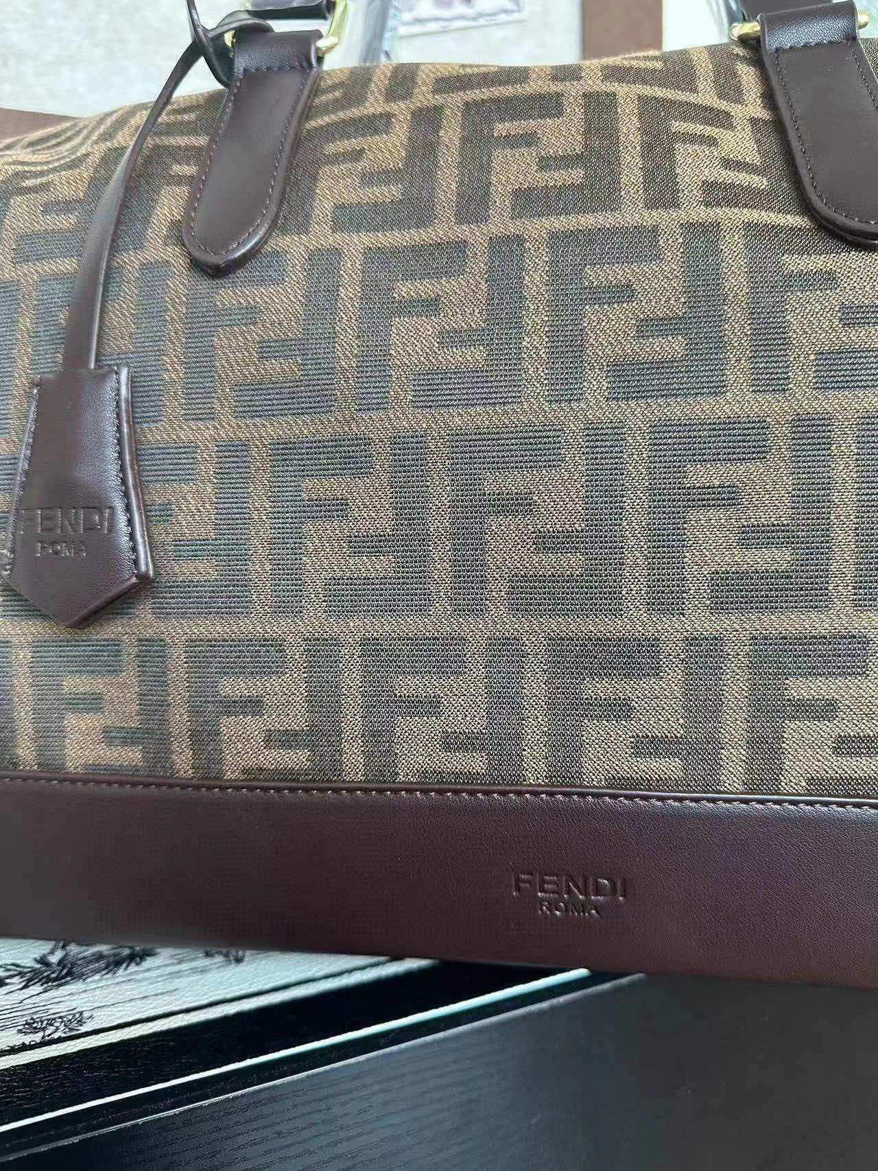 41$ dh FENDI 9529 Travelling bag size 45X27X18 cm 41572024910 DX646 gallery