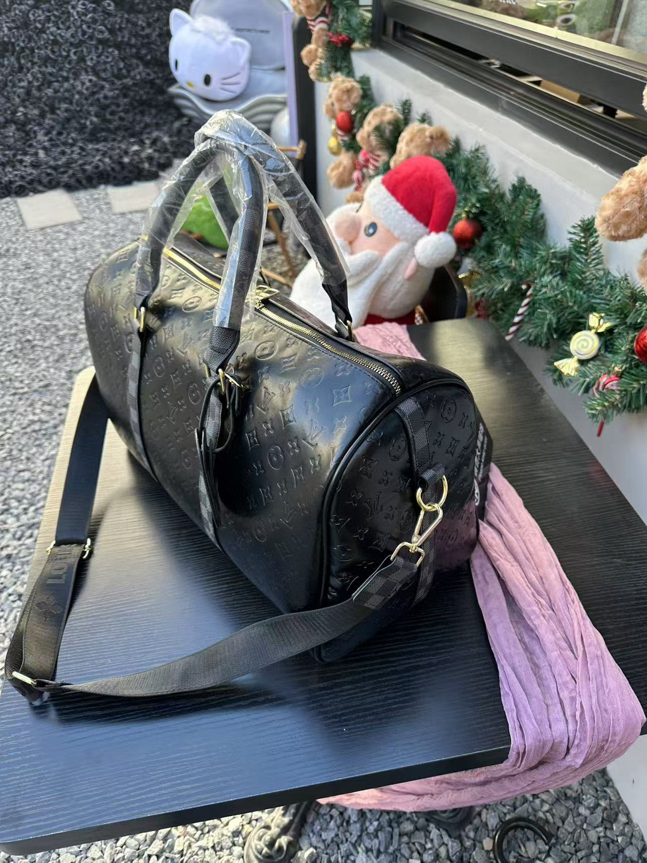 41$ dh LV 34613 PU Travelling bag size 45X29X18 cm 91675024910 DX632 gallery