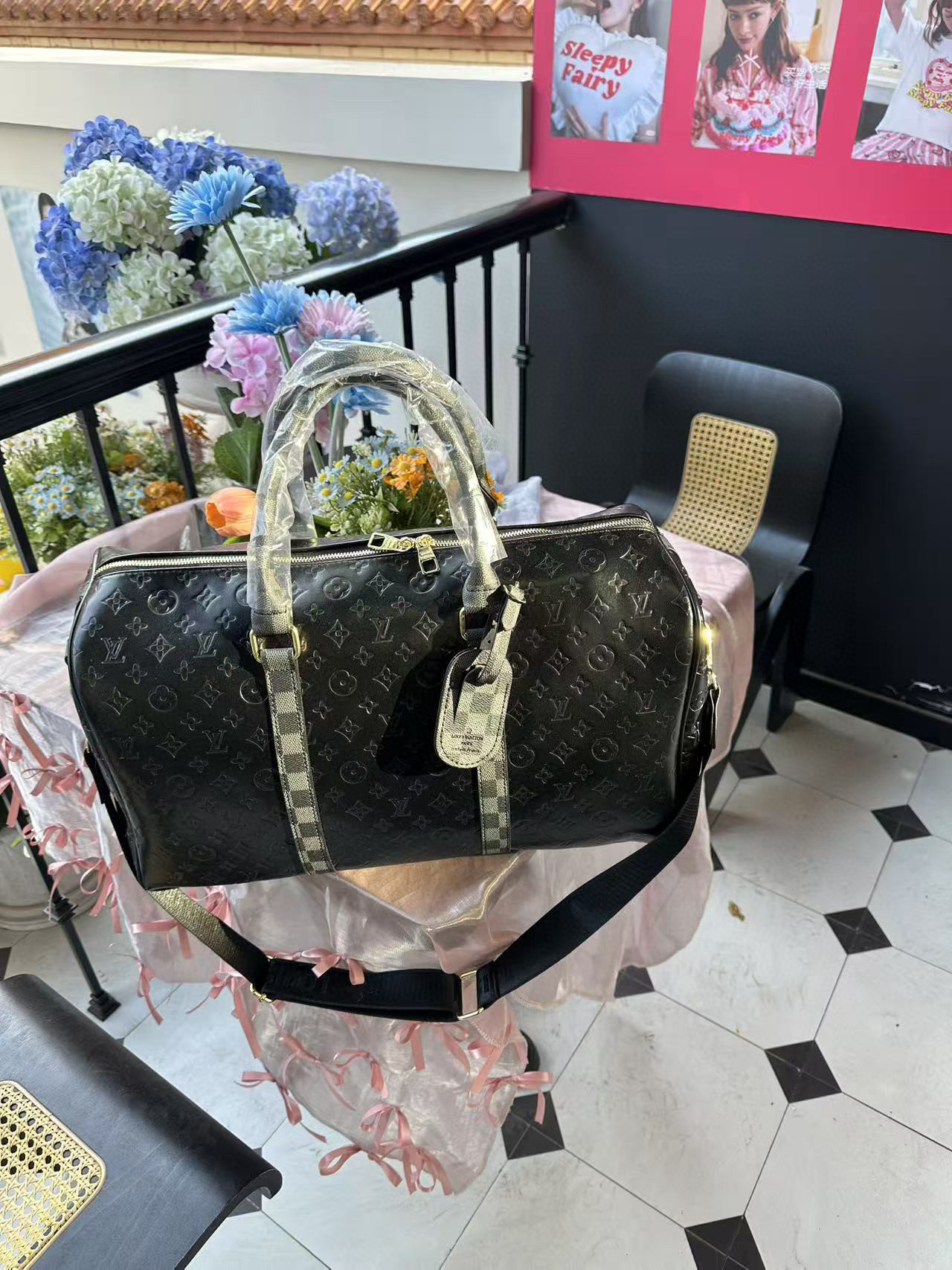 41$ dh LV 34613 PU Travelling bag size 45X29X18 cm 91675024910 DX632 gallery