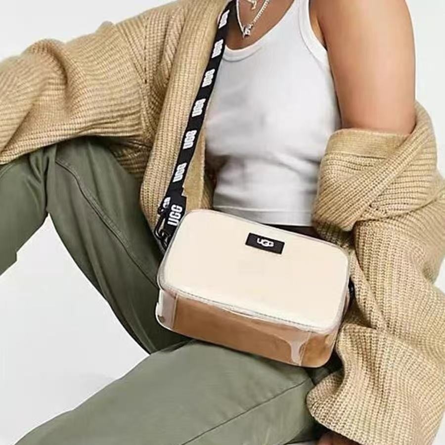 42$ UGG BAGS Real wool Size 20x13x6cm 811788 ZZ841 gallery