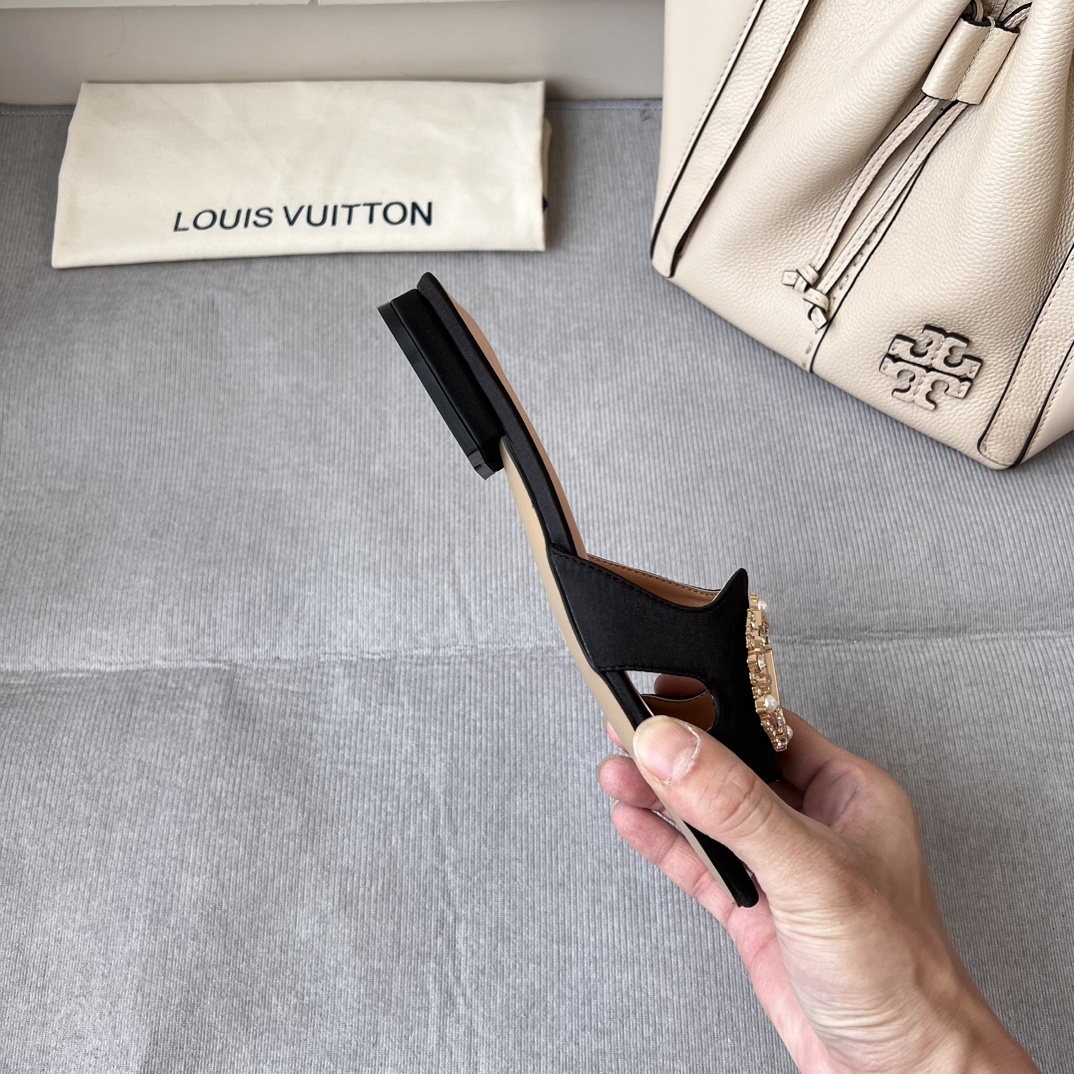 42$ new_dh Louis Vuitton 2024 SIZE 35-42 42517024707 MR27 gallery