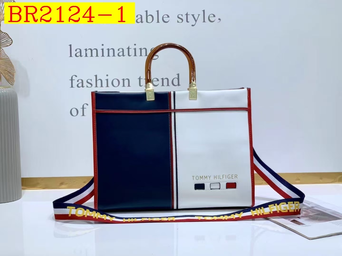 43$ TOMMY HILFIGER 8677 Tote bag size 38X15X29 cm 212900 BR2124 gallery