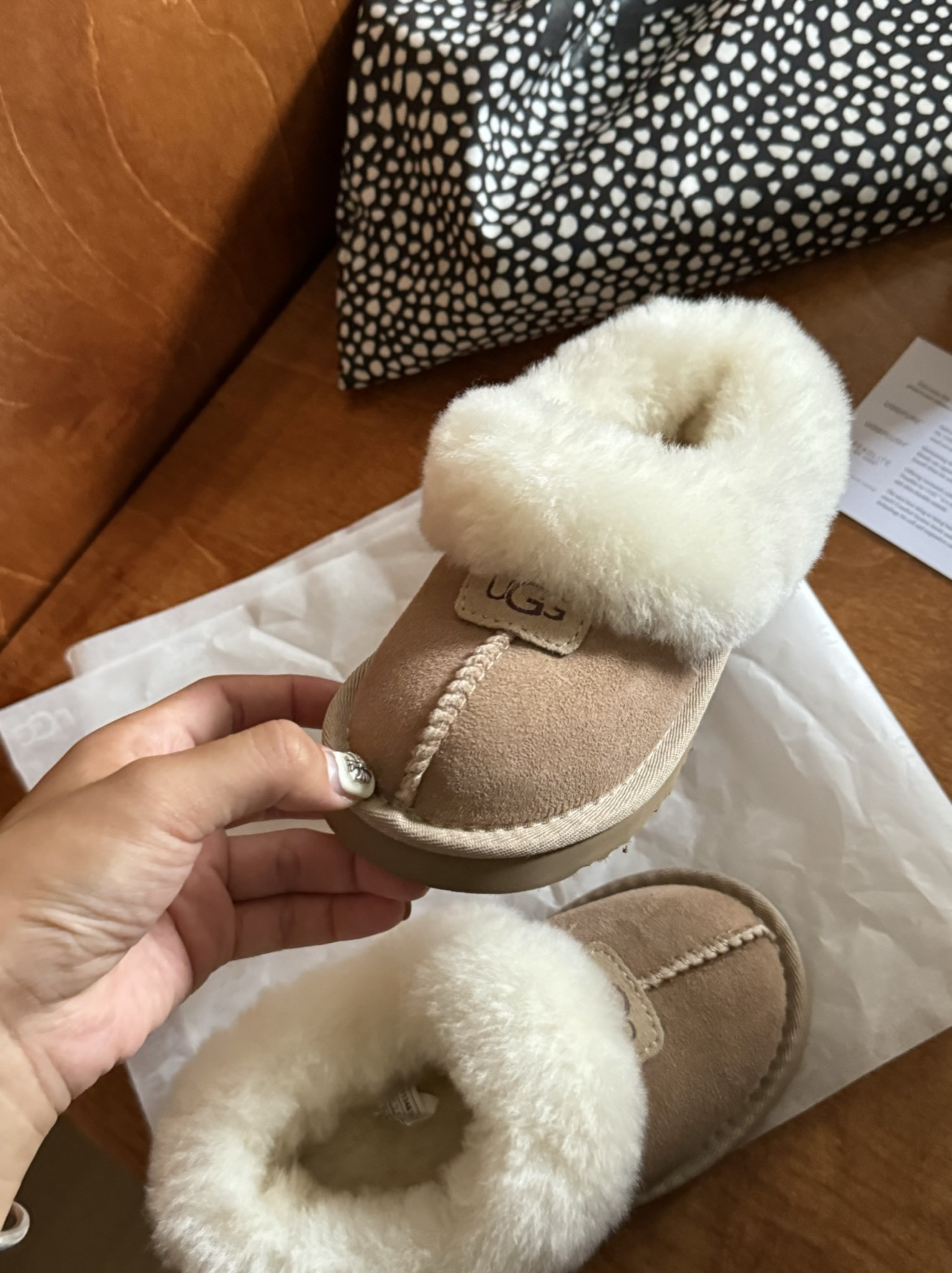 43$ Top Quality UGG mini Leather Wool for kids size 25-34 126200 UG290 gallery