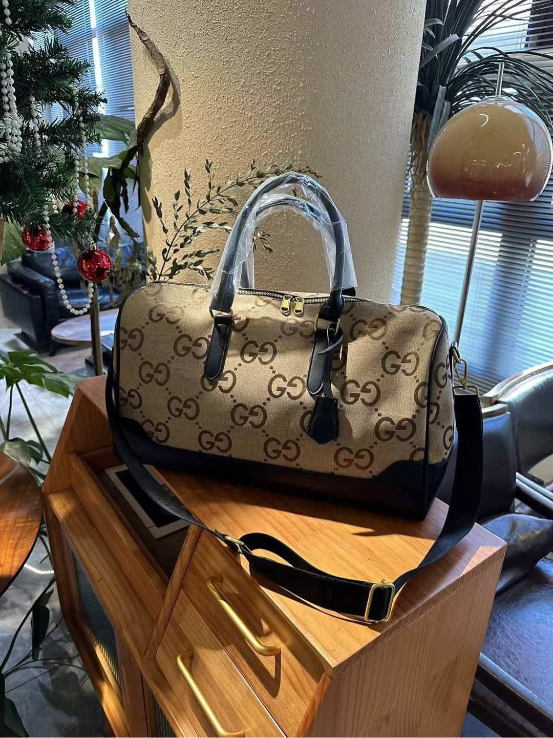 43$ dh GUCCI Travelling bag SIZE 45X27X18 CM 41572034030 DX466 gallery