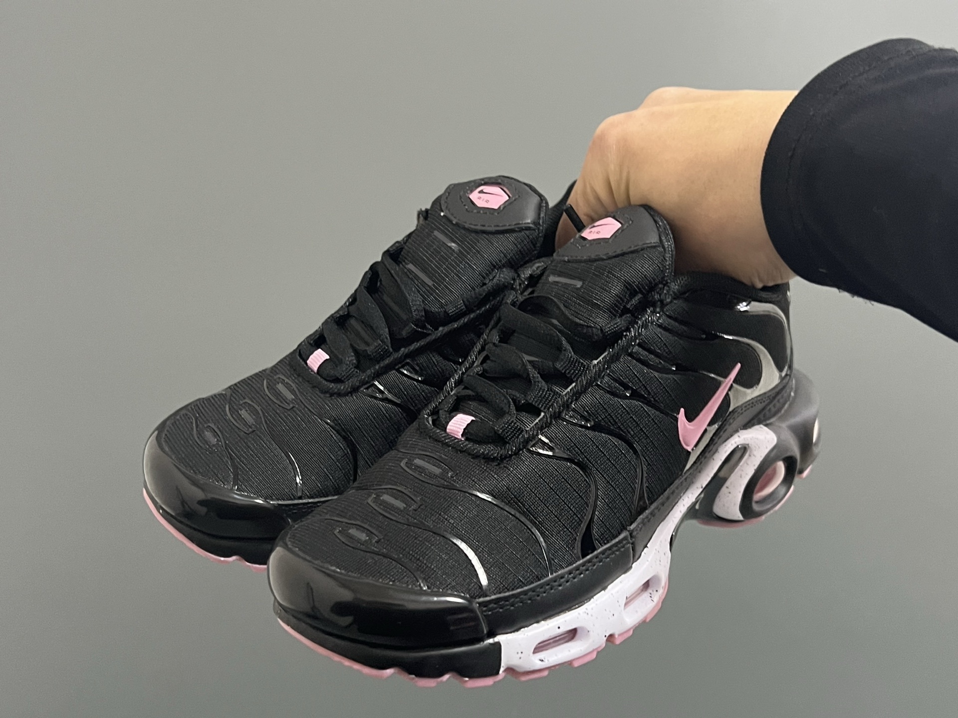 44$ Nike AIR MAX plus for kids size 28-35 528420 CDT220 gallery