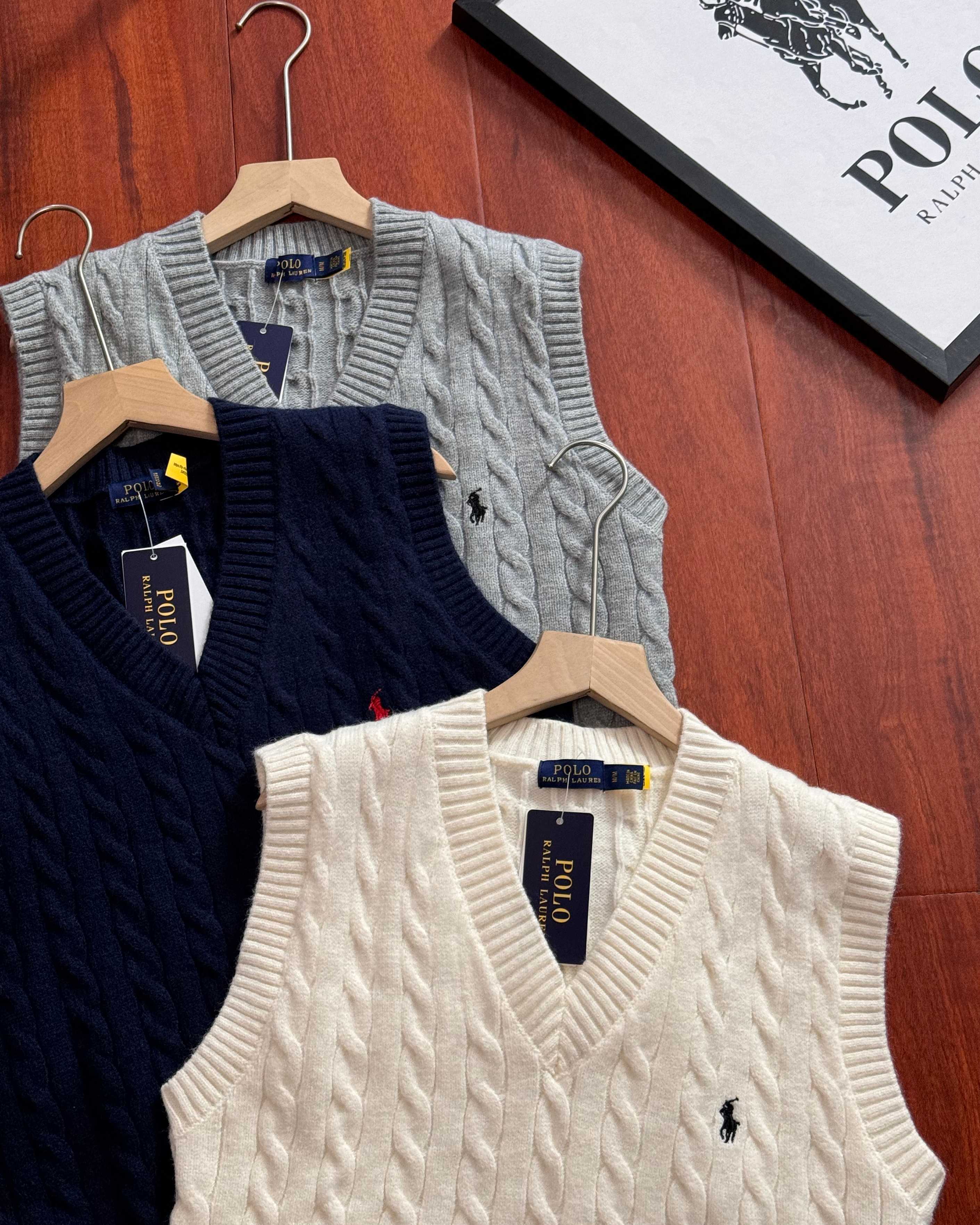 44$ Ralph Lauren V size M-L 615850 RCT136 gallery