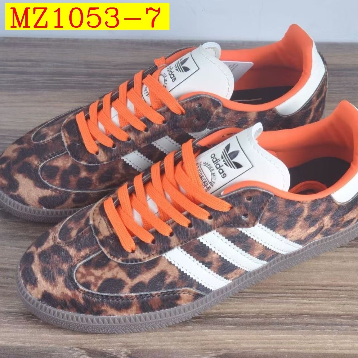 45$ Adidas Samba Size 36-45 half 925290 MZ1053 gallery