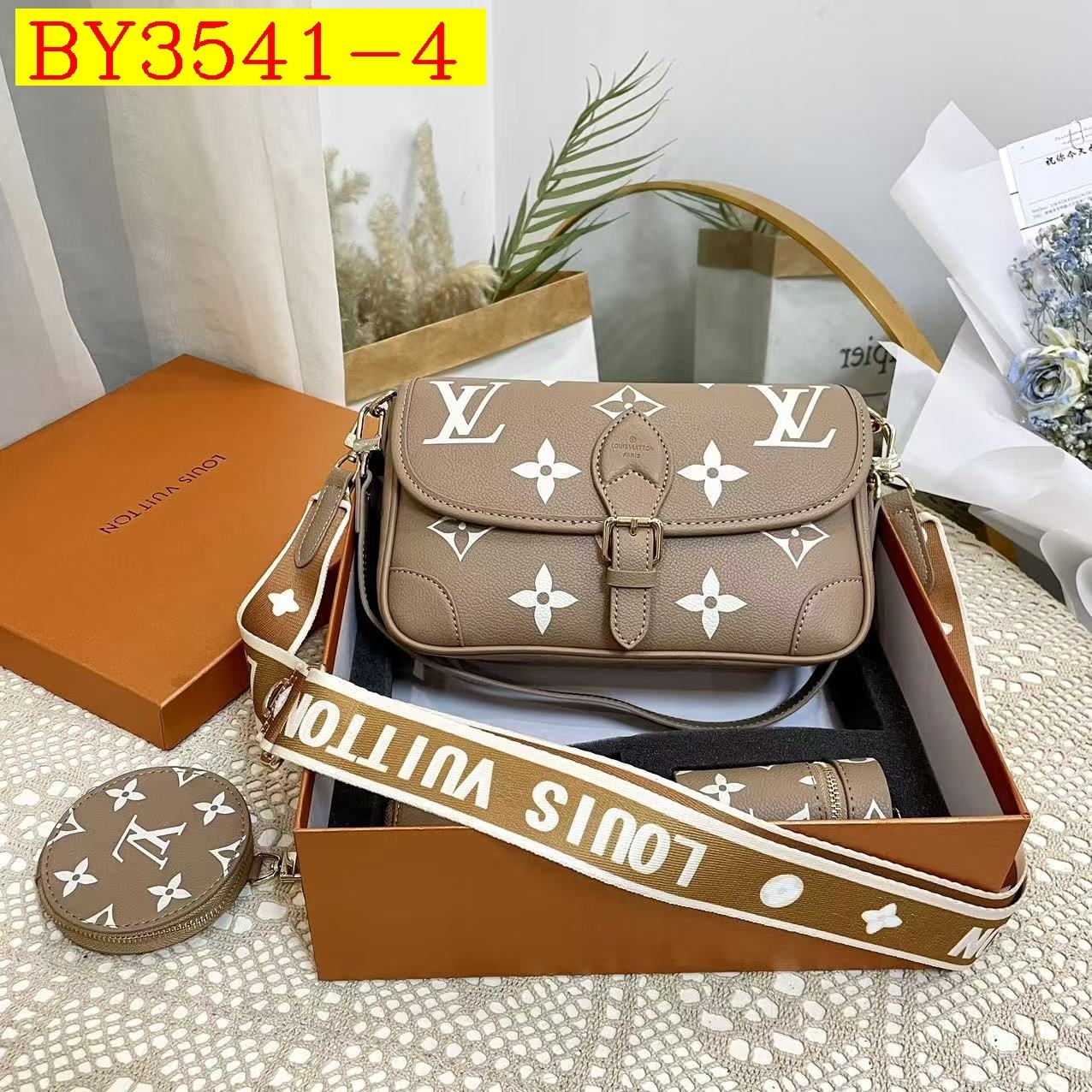 45$ LV Shoulder bag 924450 BY3541 gallery