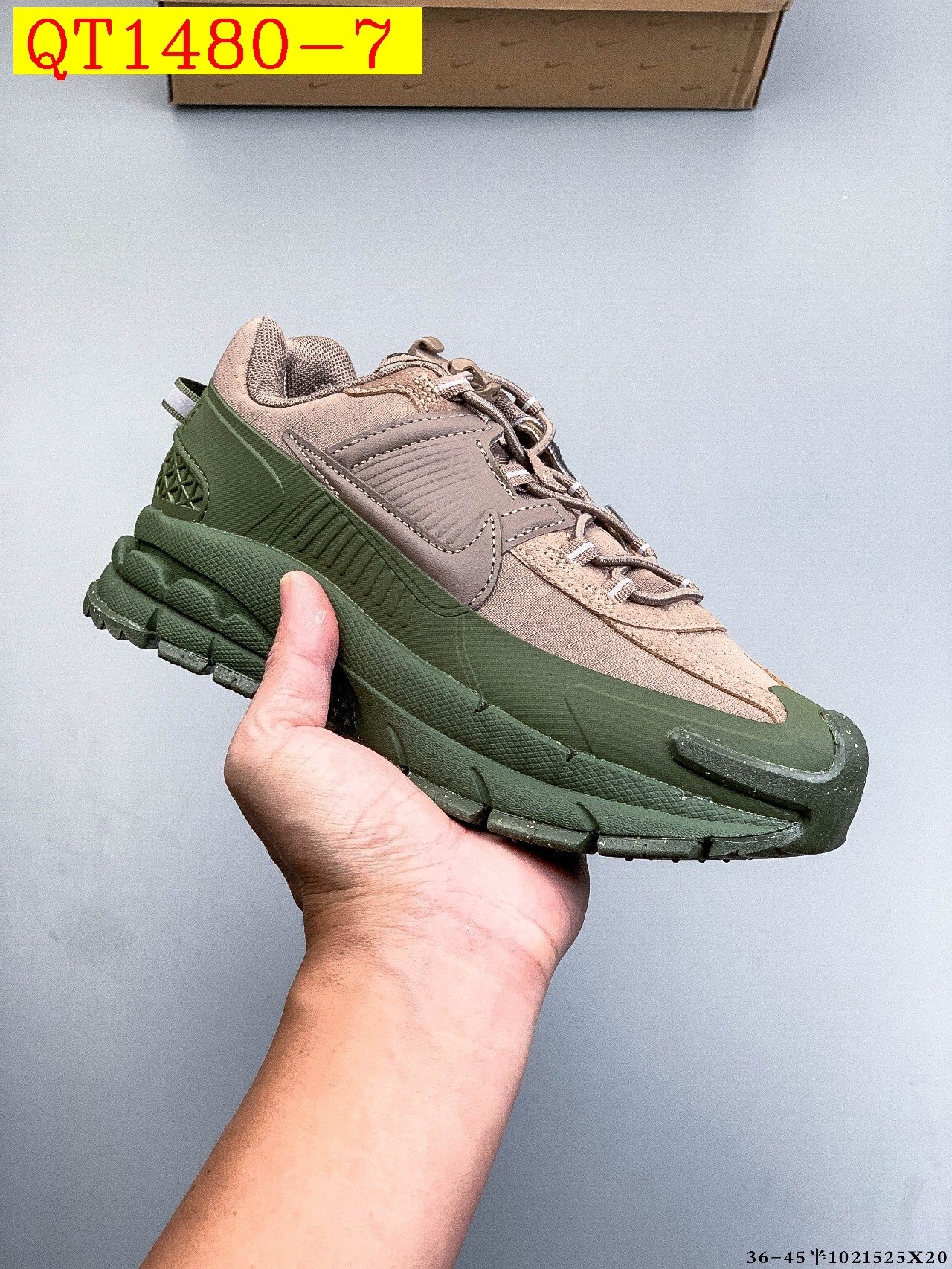 45$ NIKE ZOOM VOMERO ROAM Size 36-45 half 920030 QT1480 gallery