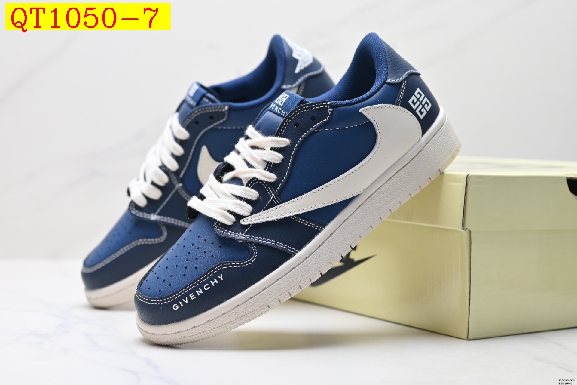 45$ Nike Air Jordan 1 Low Size 36-45 half 320020 QT1050 gallery