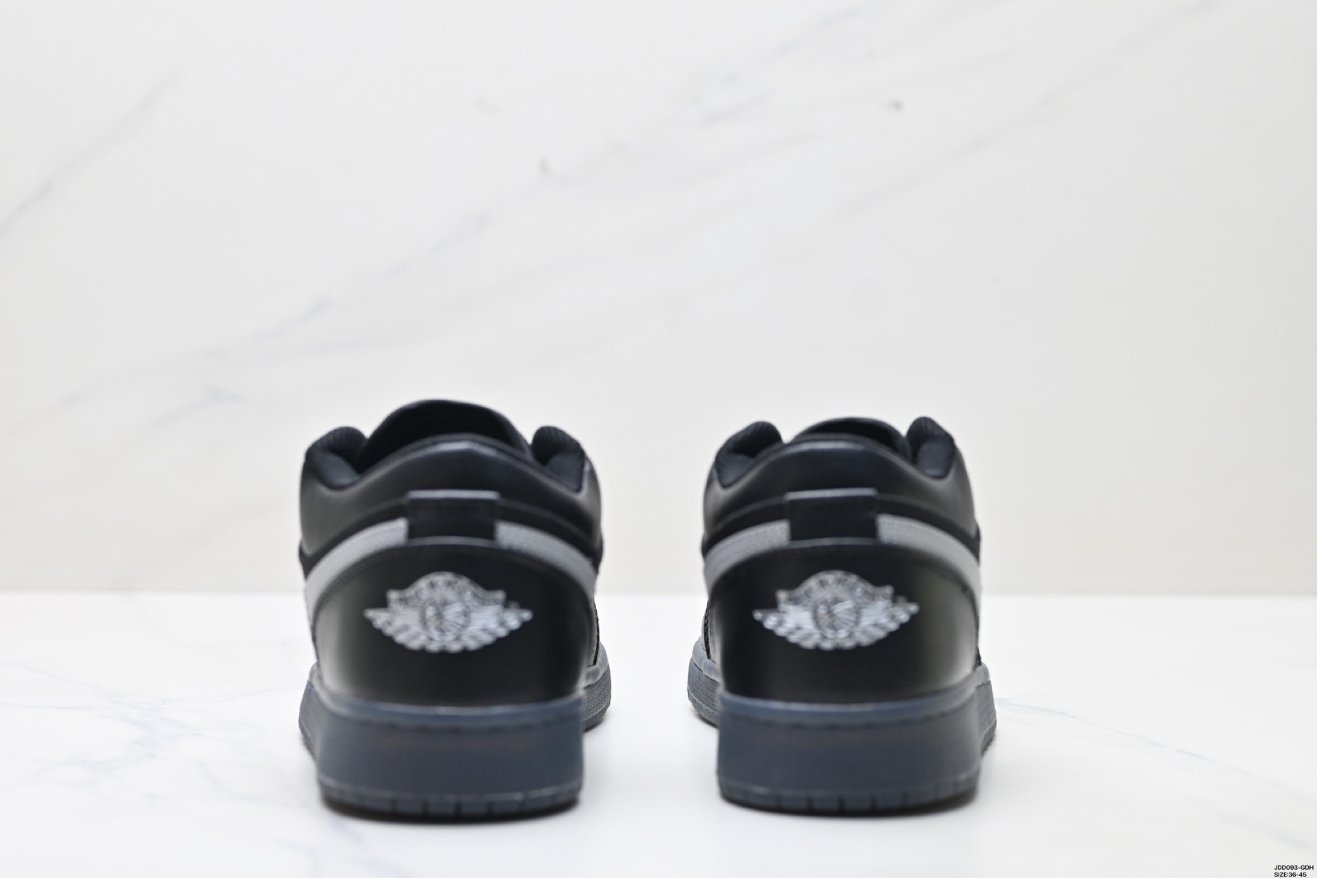 45$ Nike Air Jordan 1 Low Size 36-45 half 827010 QT1052 gallery