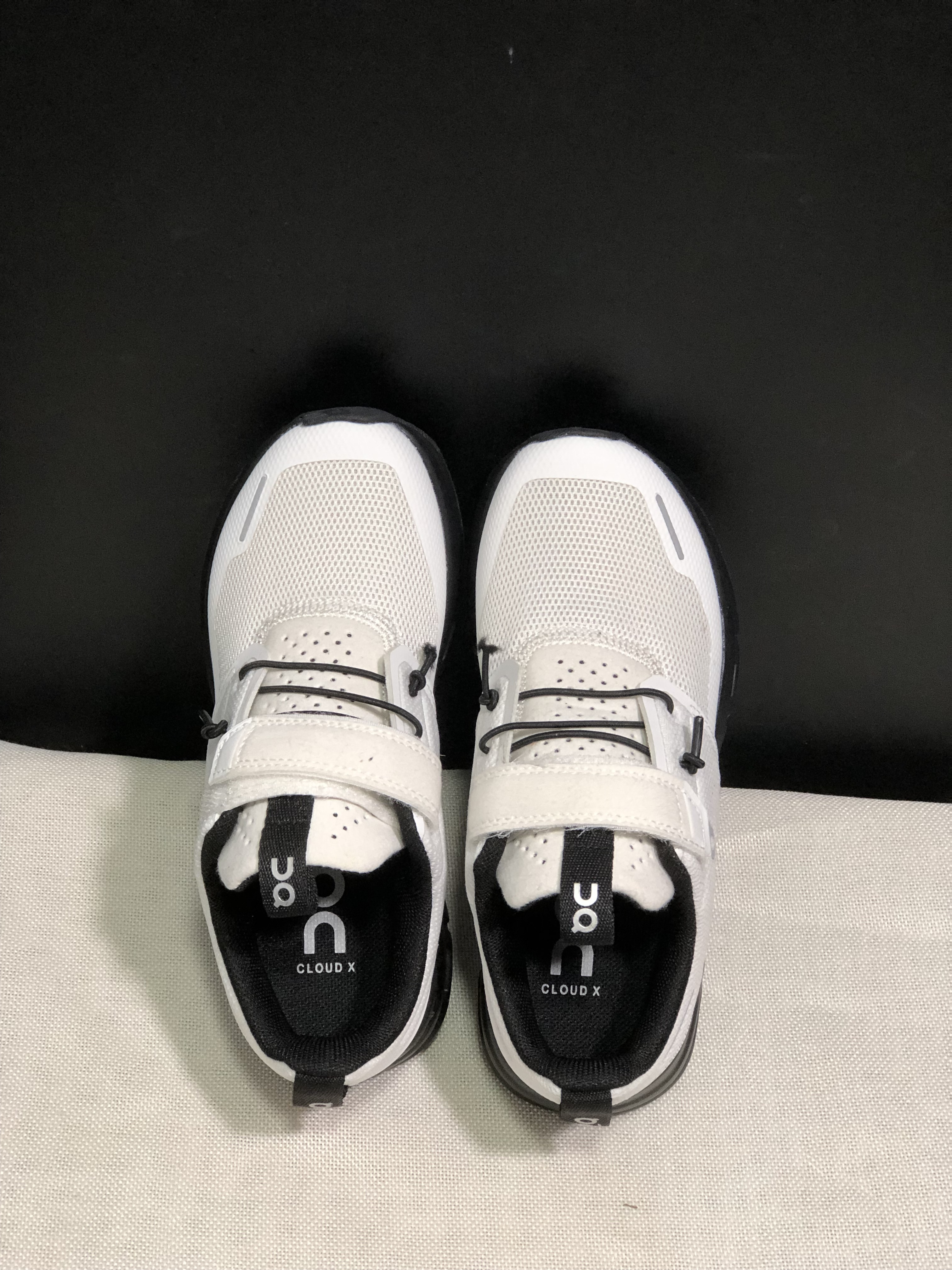 45$ dh On Cloud for kids size 26-35 CD2 gallery