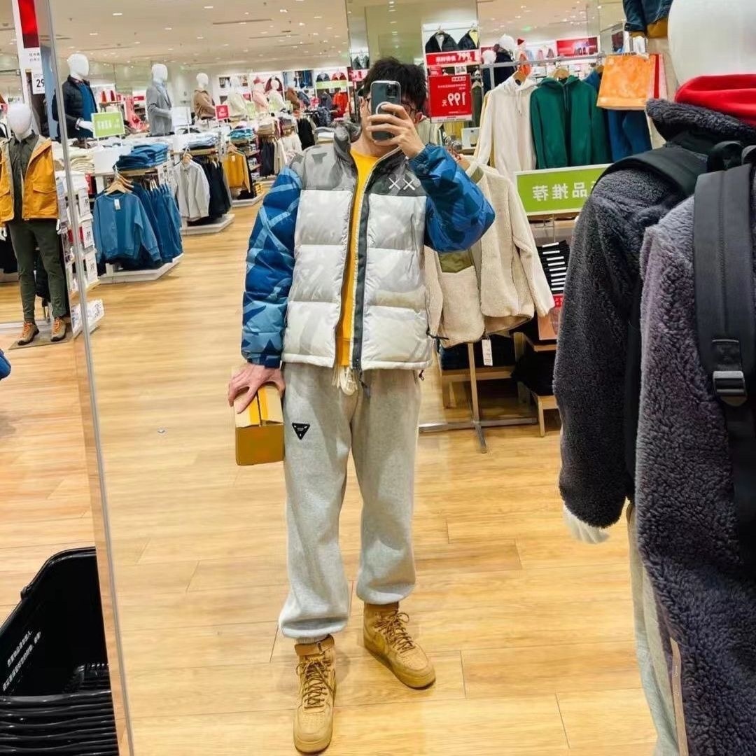 45$ new_dh The North Face KAWS size M-2XL 51281024933 ZZ13 gallery