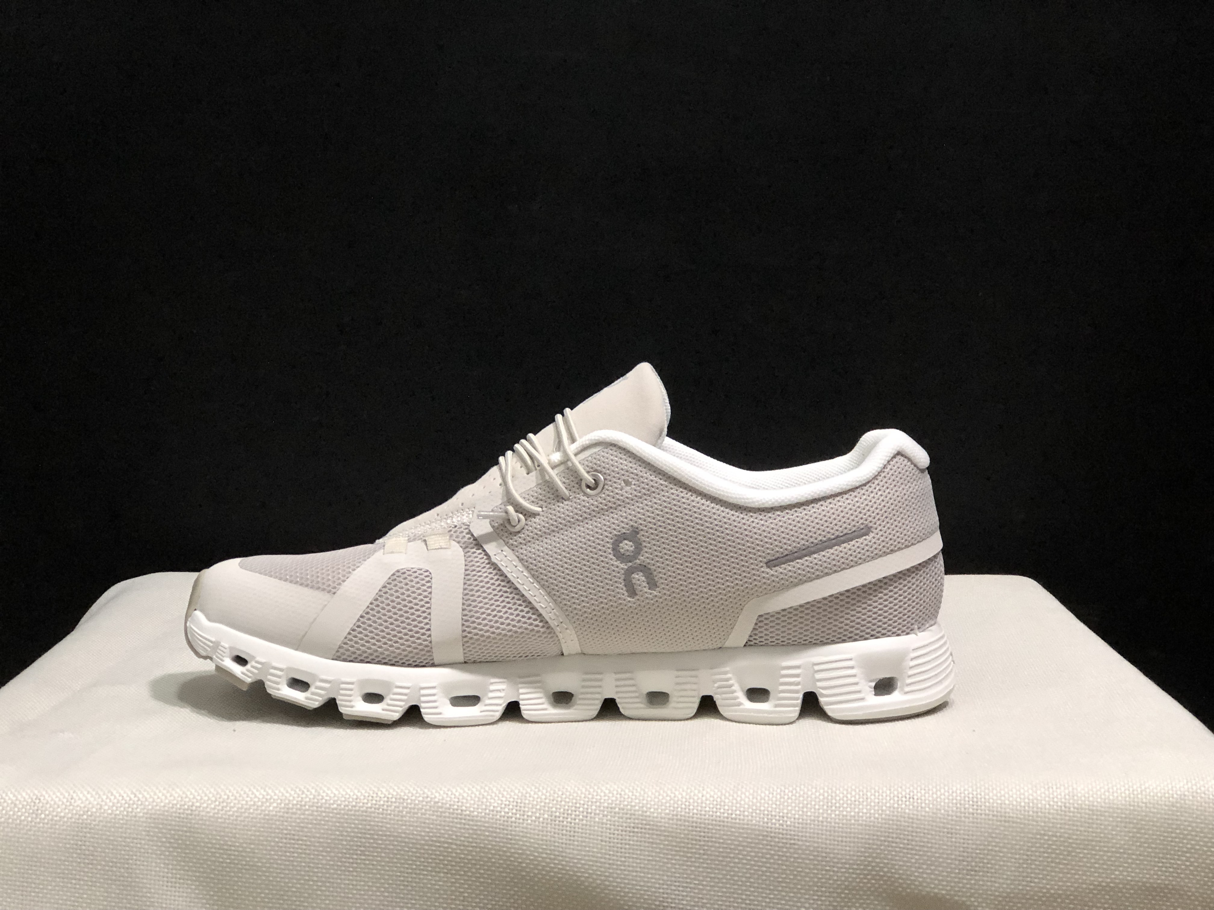 46$ On Cloud 5 4 size 36-45 CHT8 gallery