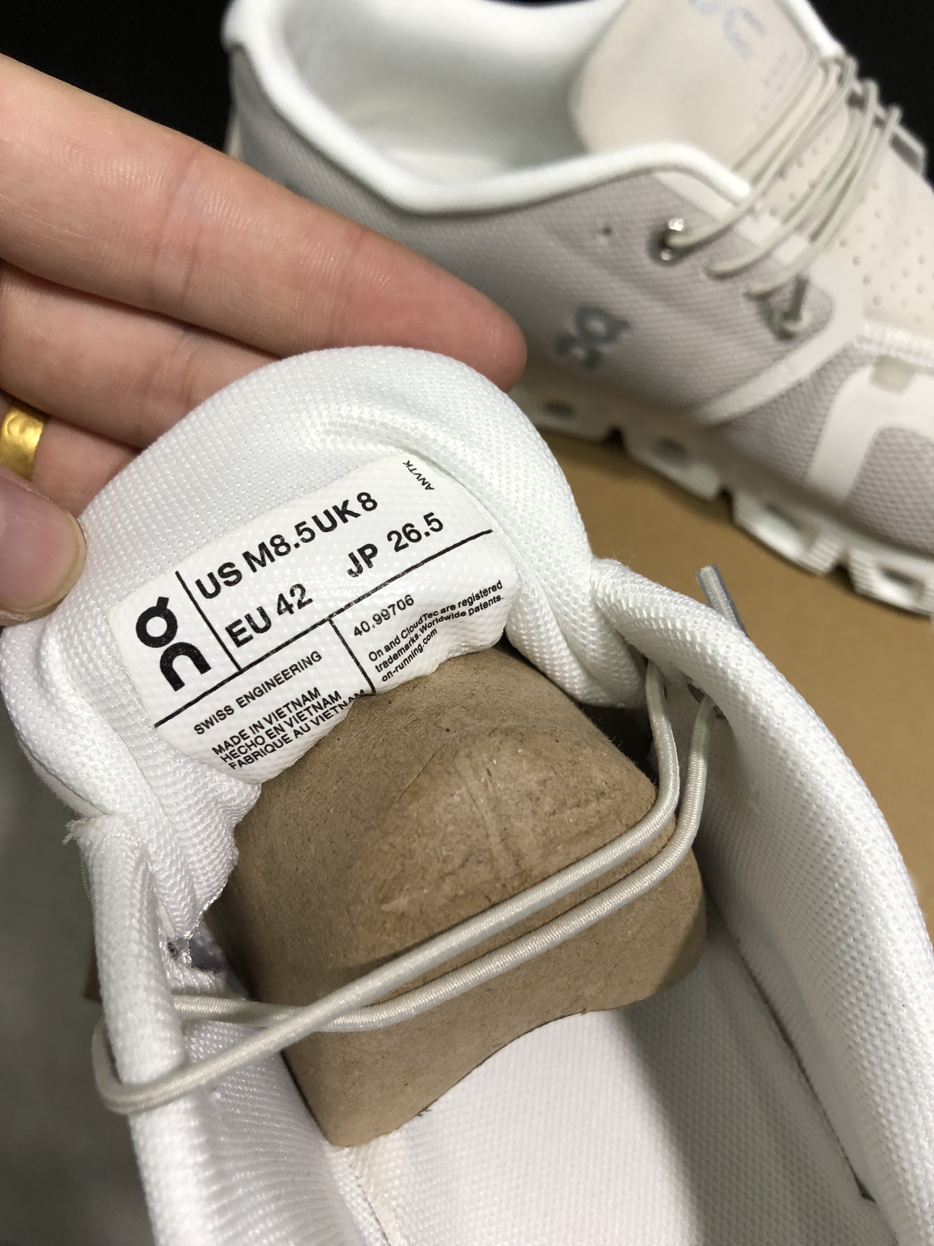 46$ On Cloud 5 4 size 36-45 CHT8 gallery