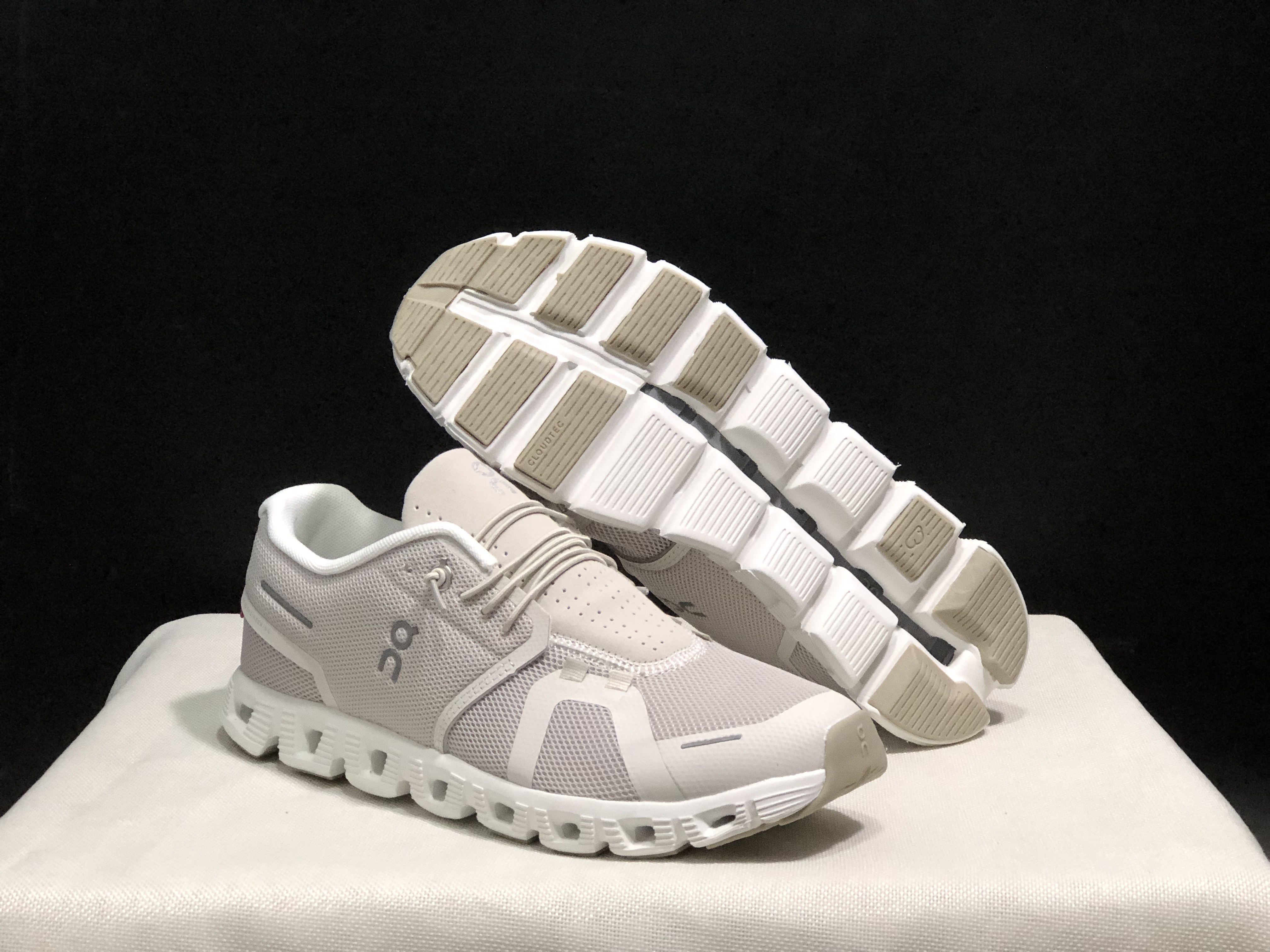 46$ On Cloud 5 4 size 36-45 CHT8 gallery