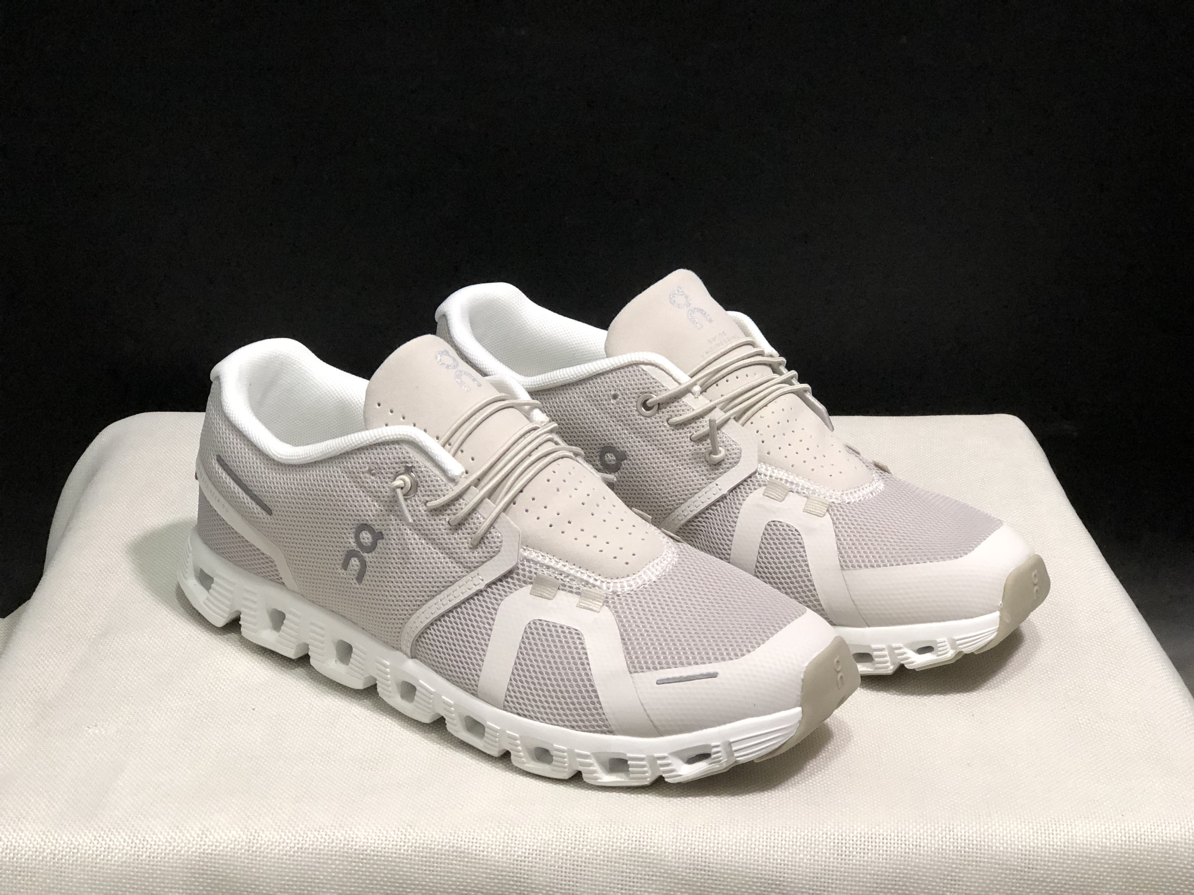 46$ On Cloud 5 4 size 36-45 CHT8 gallery