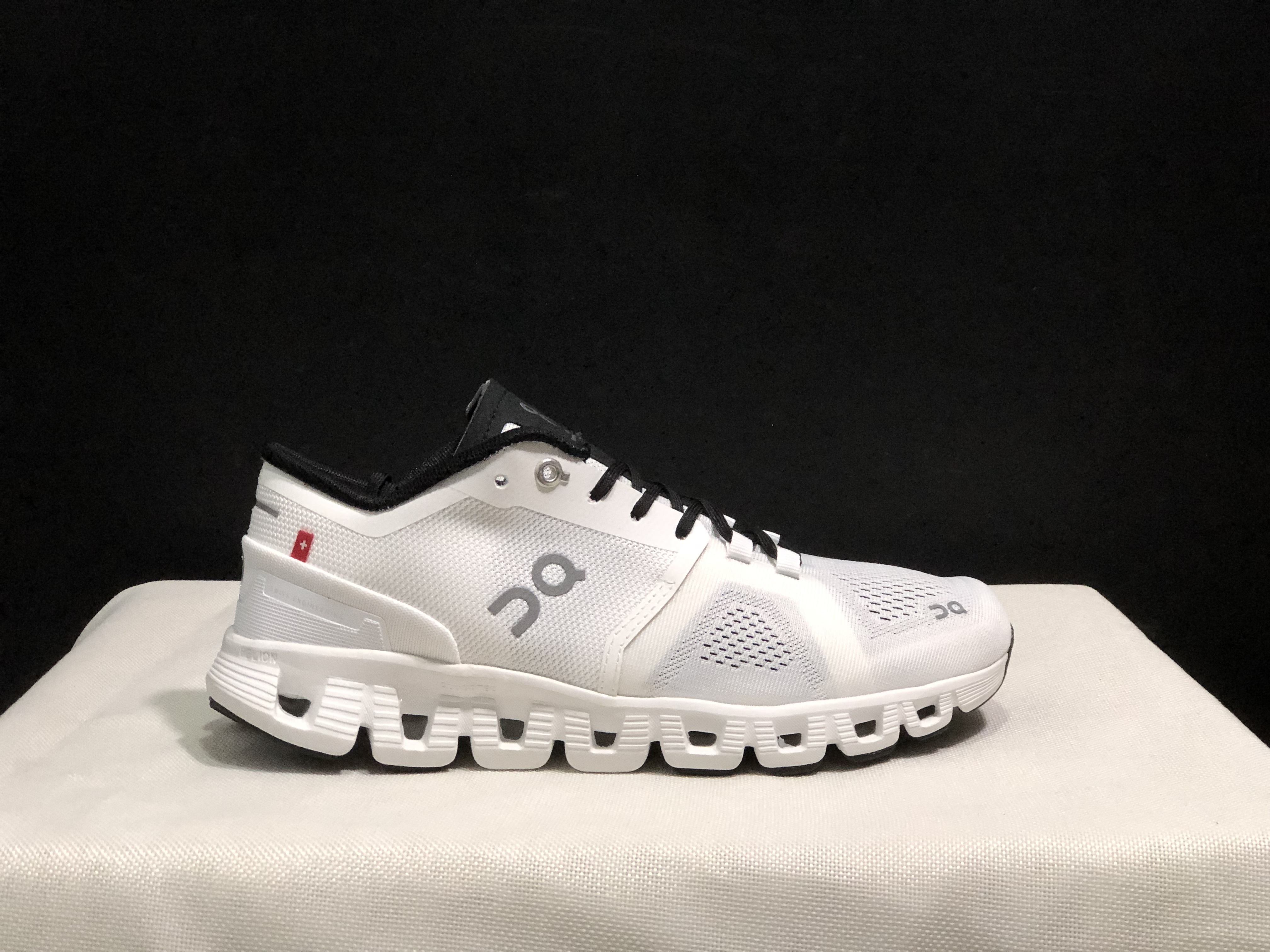 46$ On Cloud X 1 size 36-45 CHT16 gallery