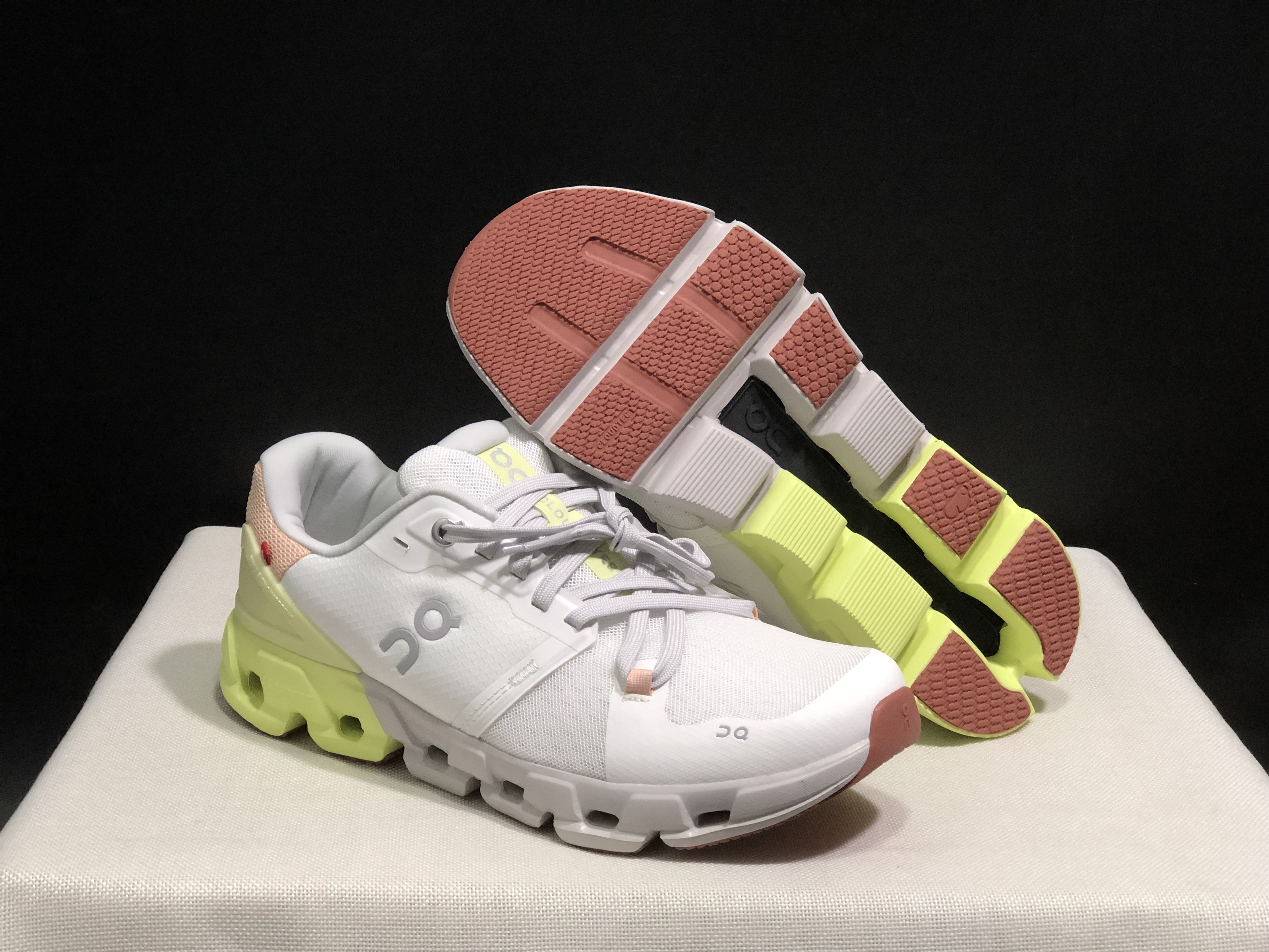 46$ On Cloudflyer 4 size 36-45 CHT22 gallery