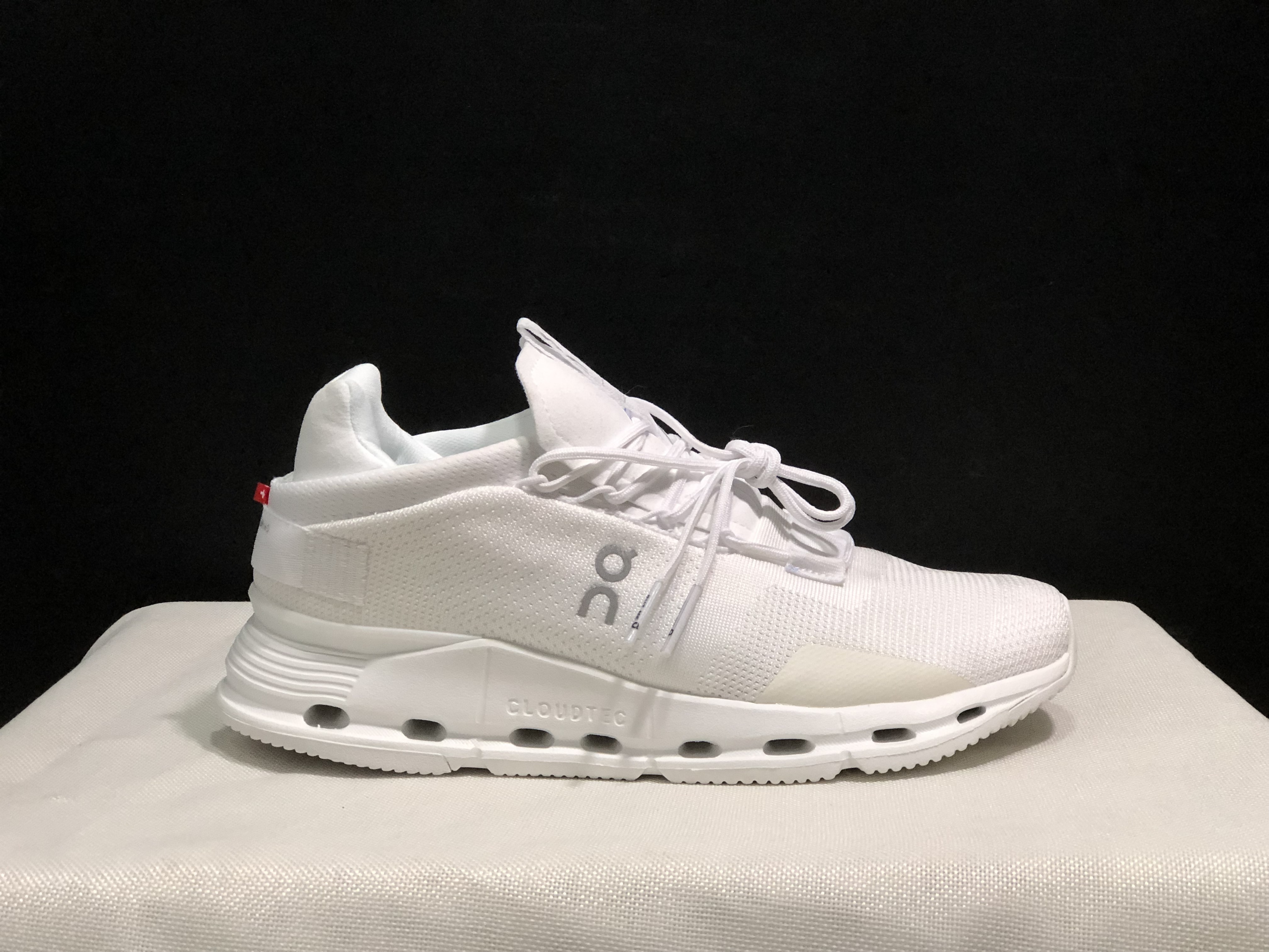 46$ On Cloudnova size 36-45 CHT24 gallery