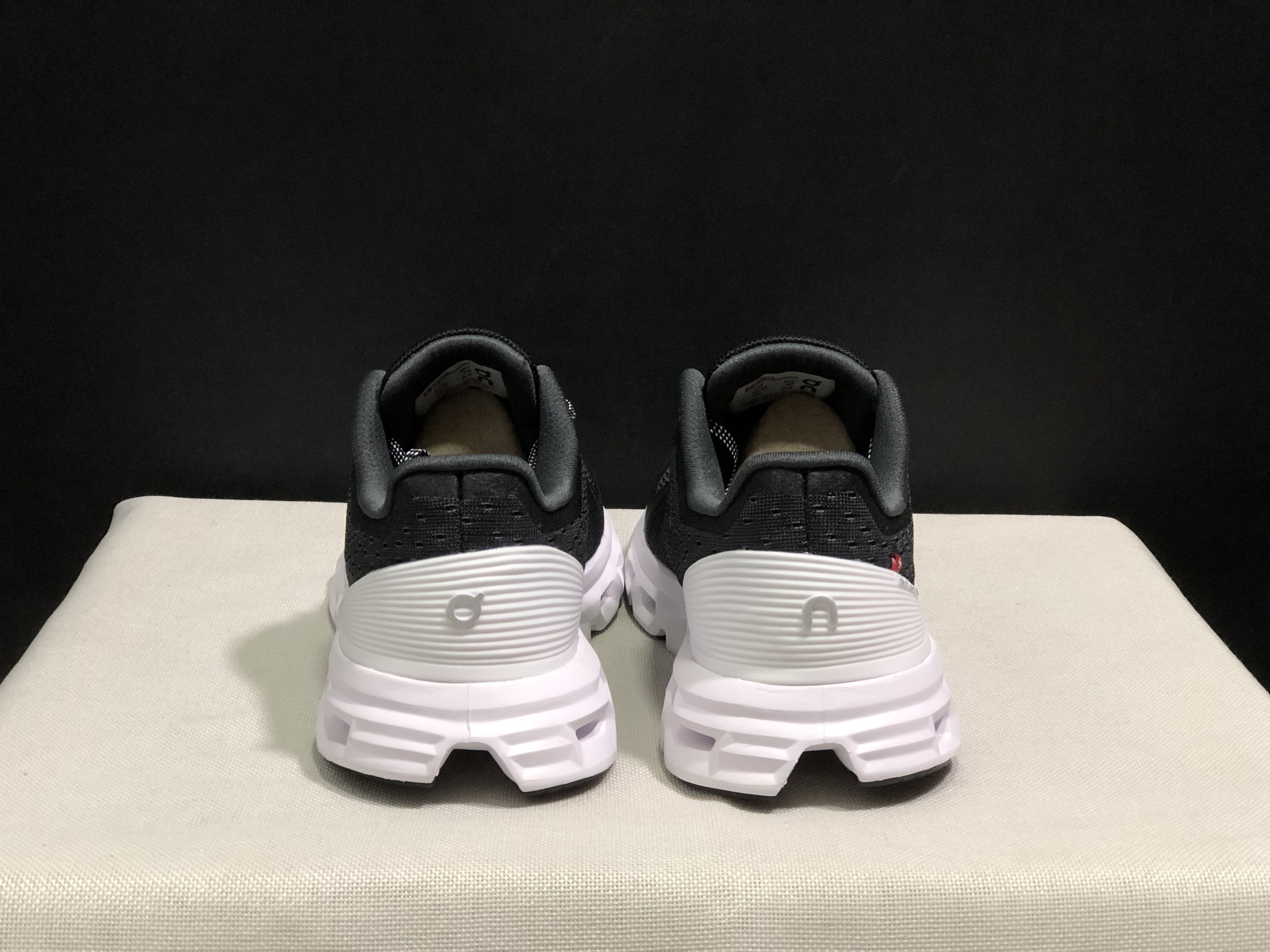46$ On Cloudstratus Half size 36-46 CHT26 gallery